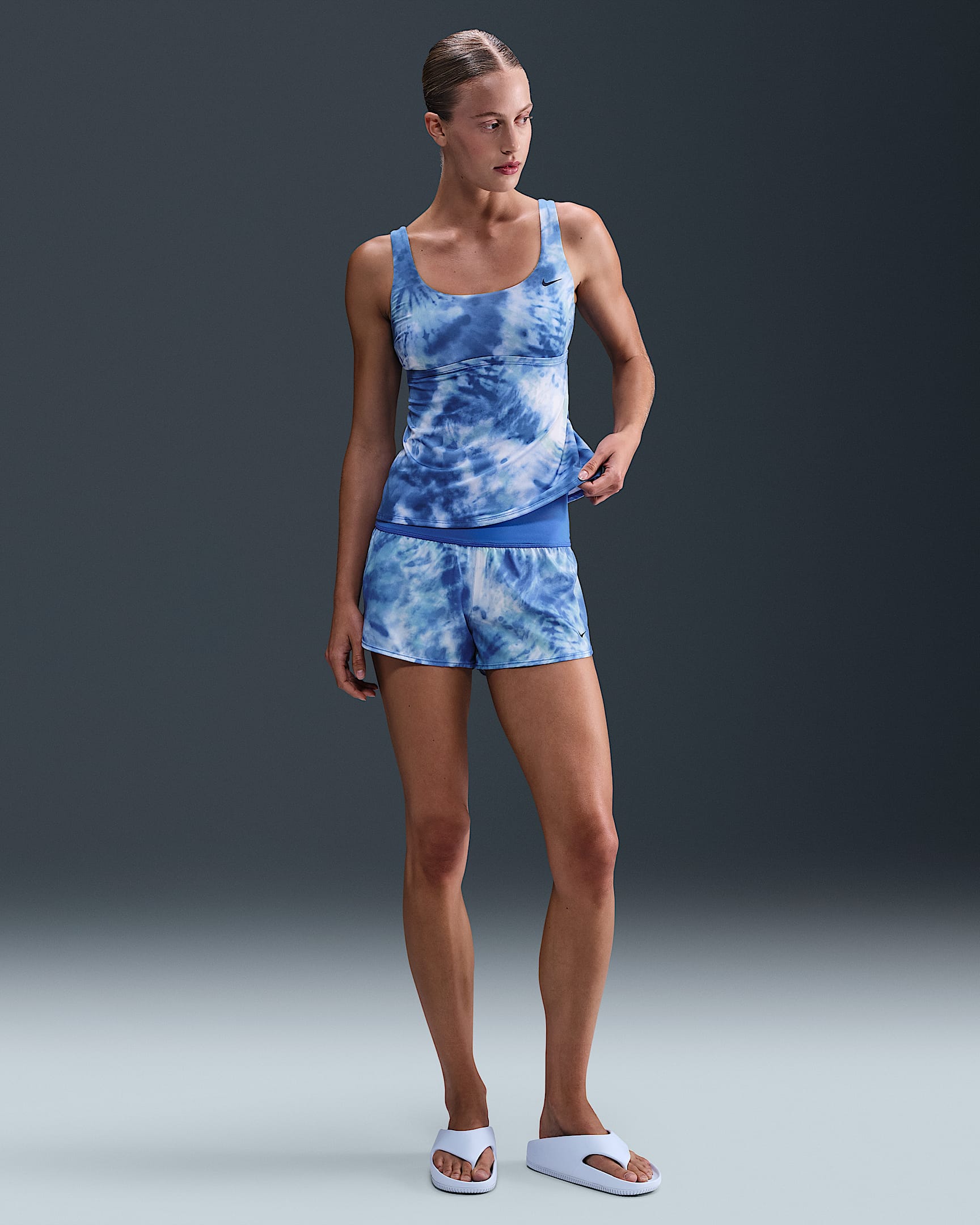 Boardshort de tiro alto para mujer Nike Swim - Azul Pacífico/Blanco/Azul verdoso lavado/Azul marino medianoche