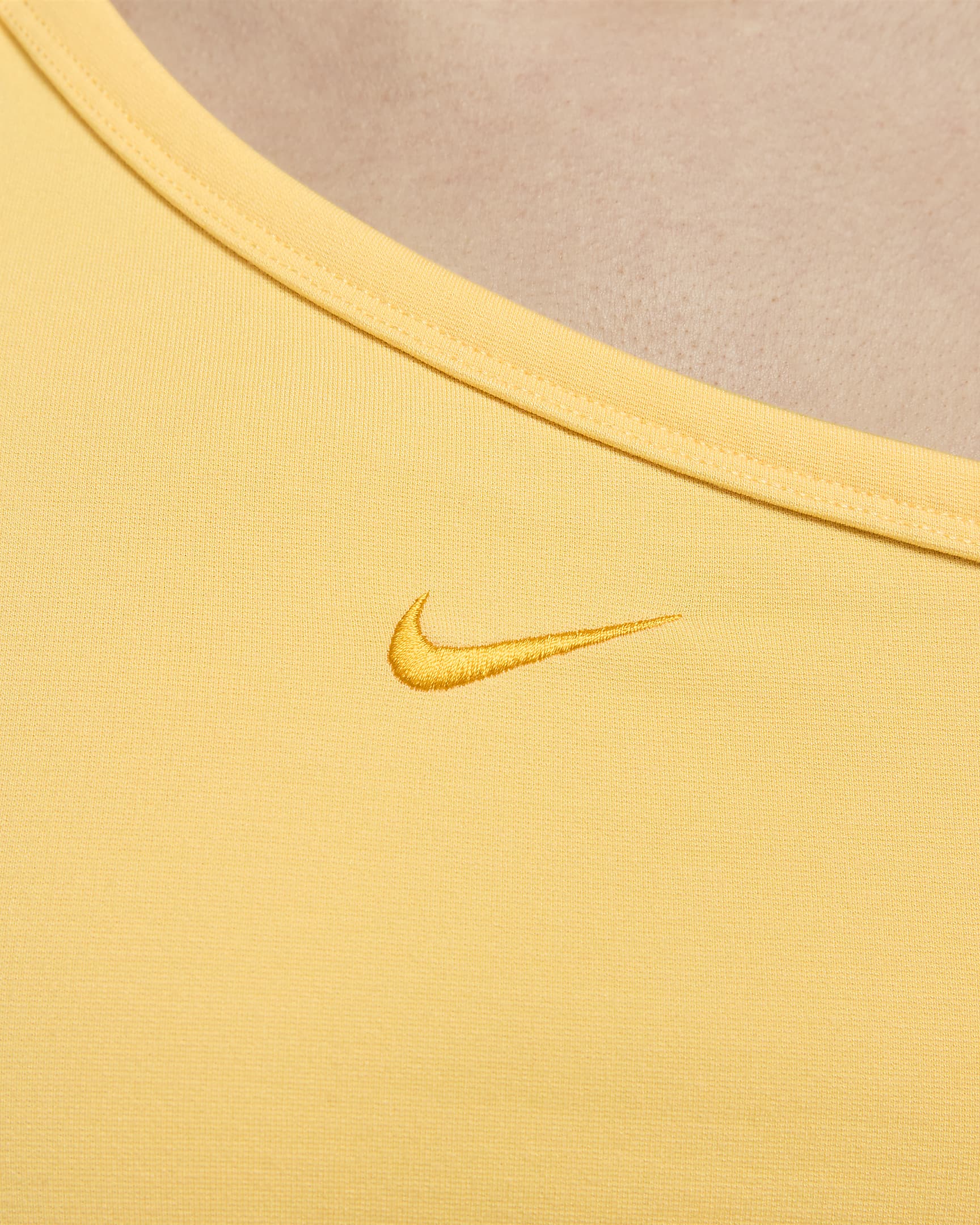 Nike Sportswear Everyday Modern Women's Asymmetrical Crop Tank. Nike SI