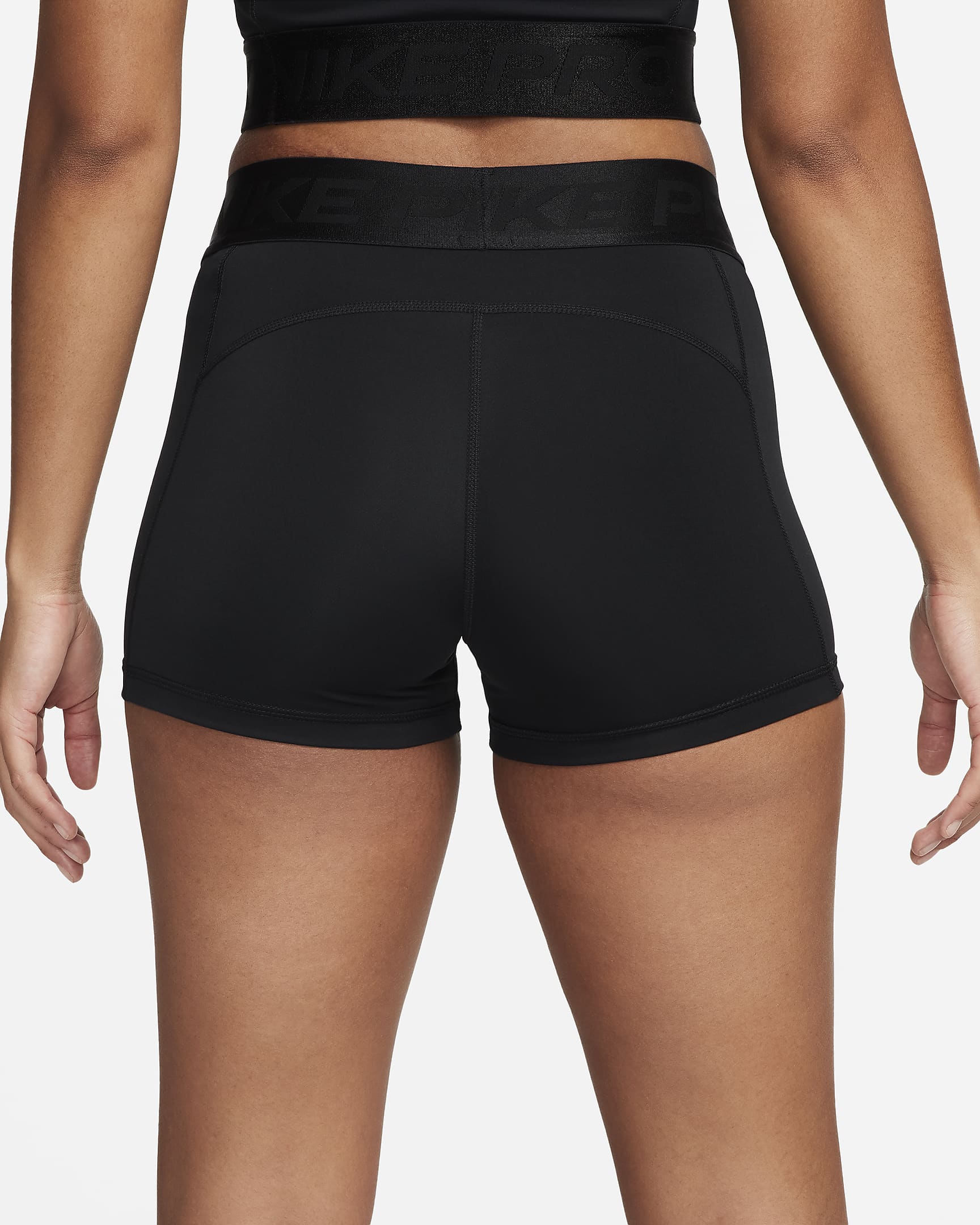 Nike Pro középmagas derekú, 8 cm-es női rövidnadrág - Fekete