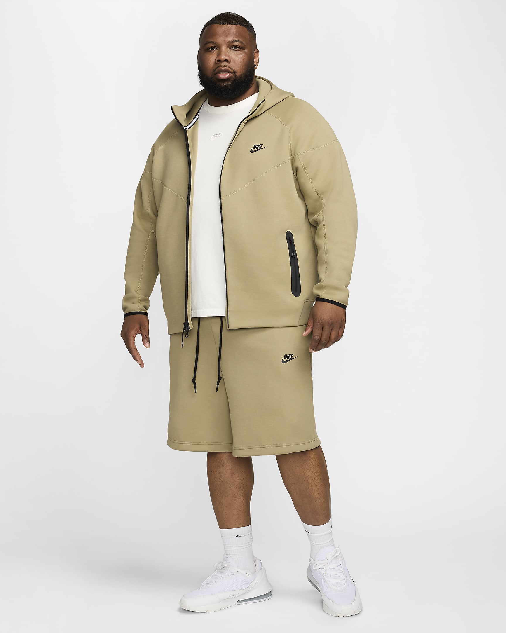 Nike Sportswear Tech Fleece Herrenshorts - Neutral Olive/Schwarz