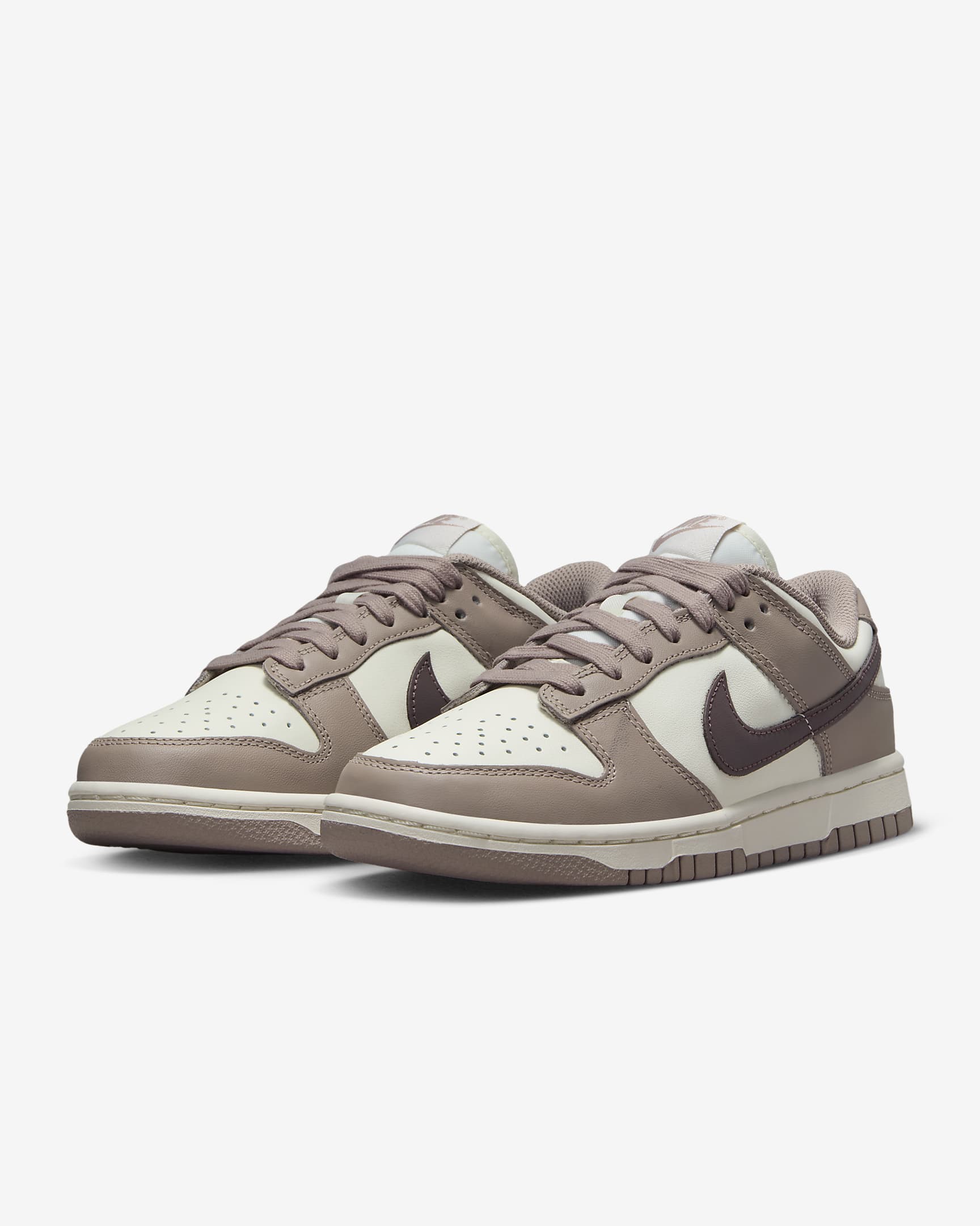 Chaussure Nike Dunk Low pour Femme - Sail/Diffused Taupe/Plum Eclipse