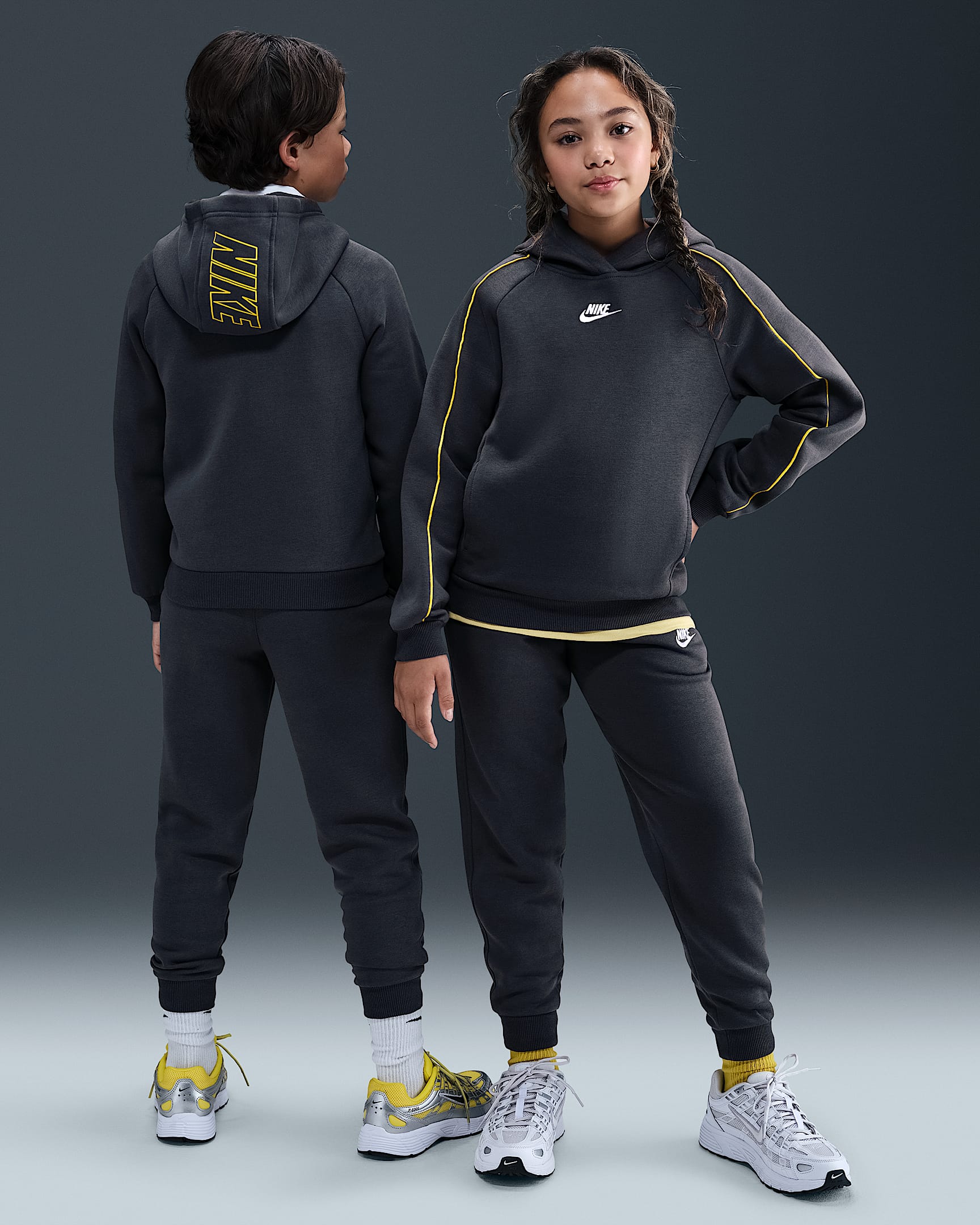Nike Sportswear Club Fleece Chándal con capucha - Niño/a - Anthracite/Anthracite/Bright Citron/Blanco