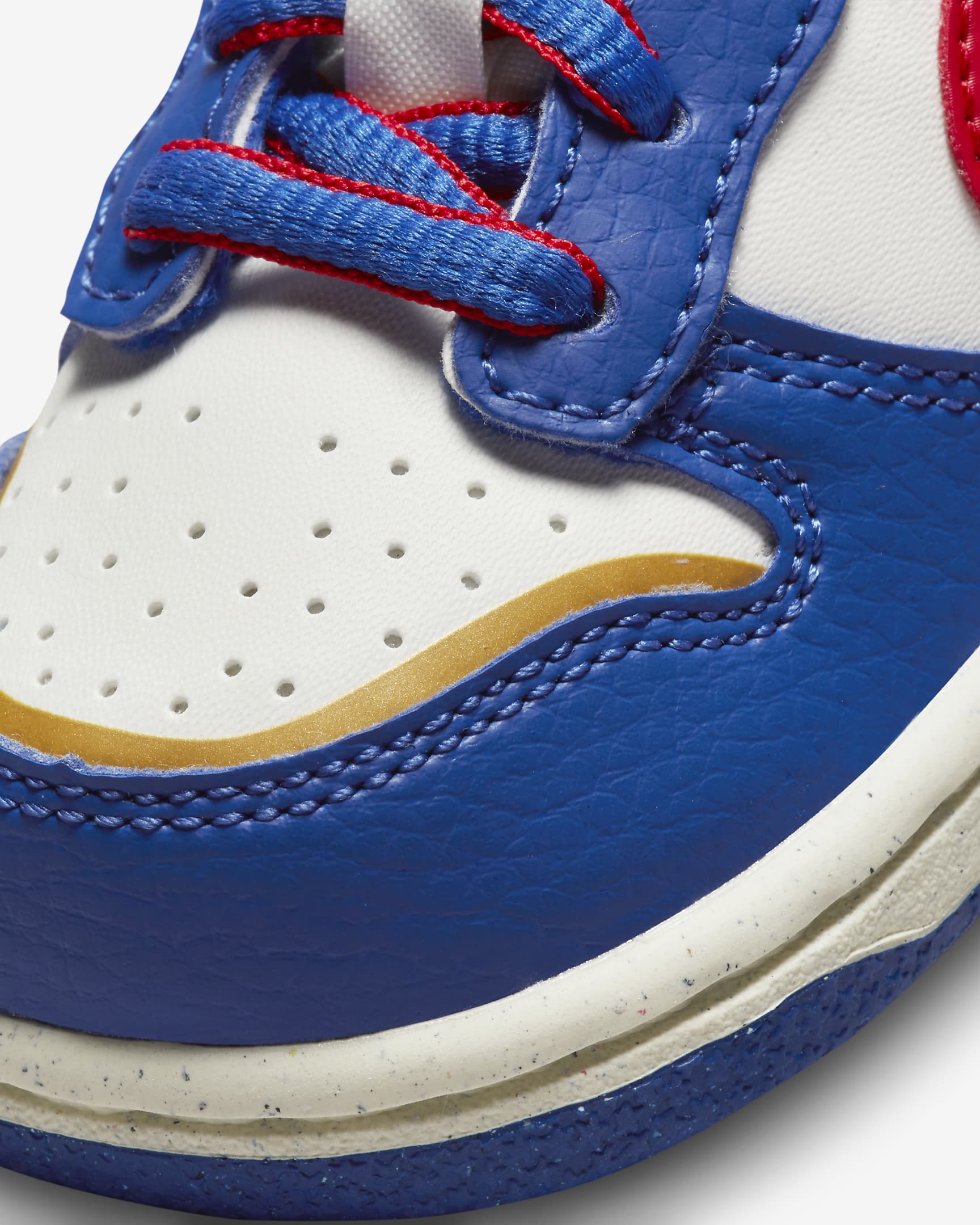 nike low sneakers
