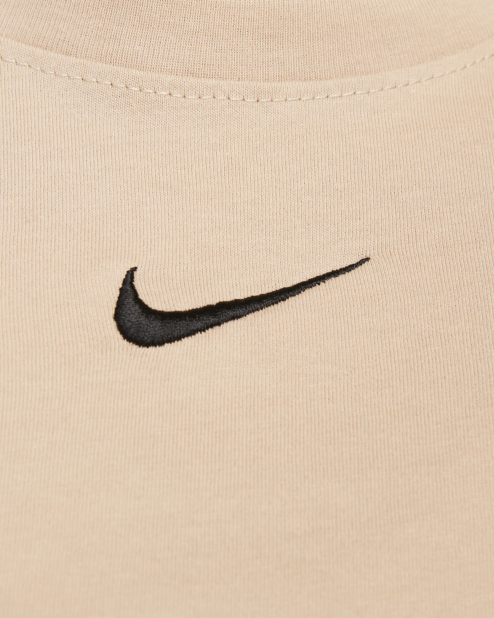 Nike Sportswear Trend Women's Cropped T-Shirt. Nike CH