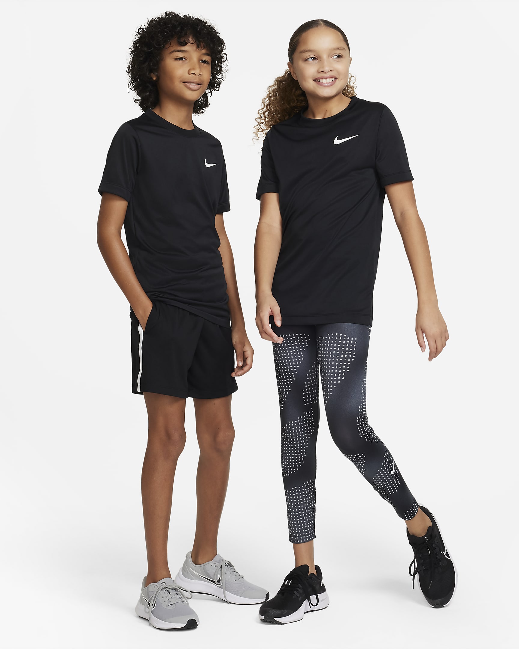 Nike Dri-FIT Legend Older Kids' Training T-Shirt - Black