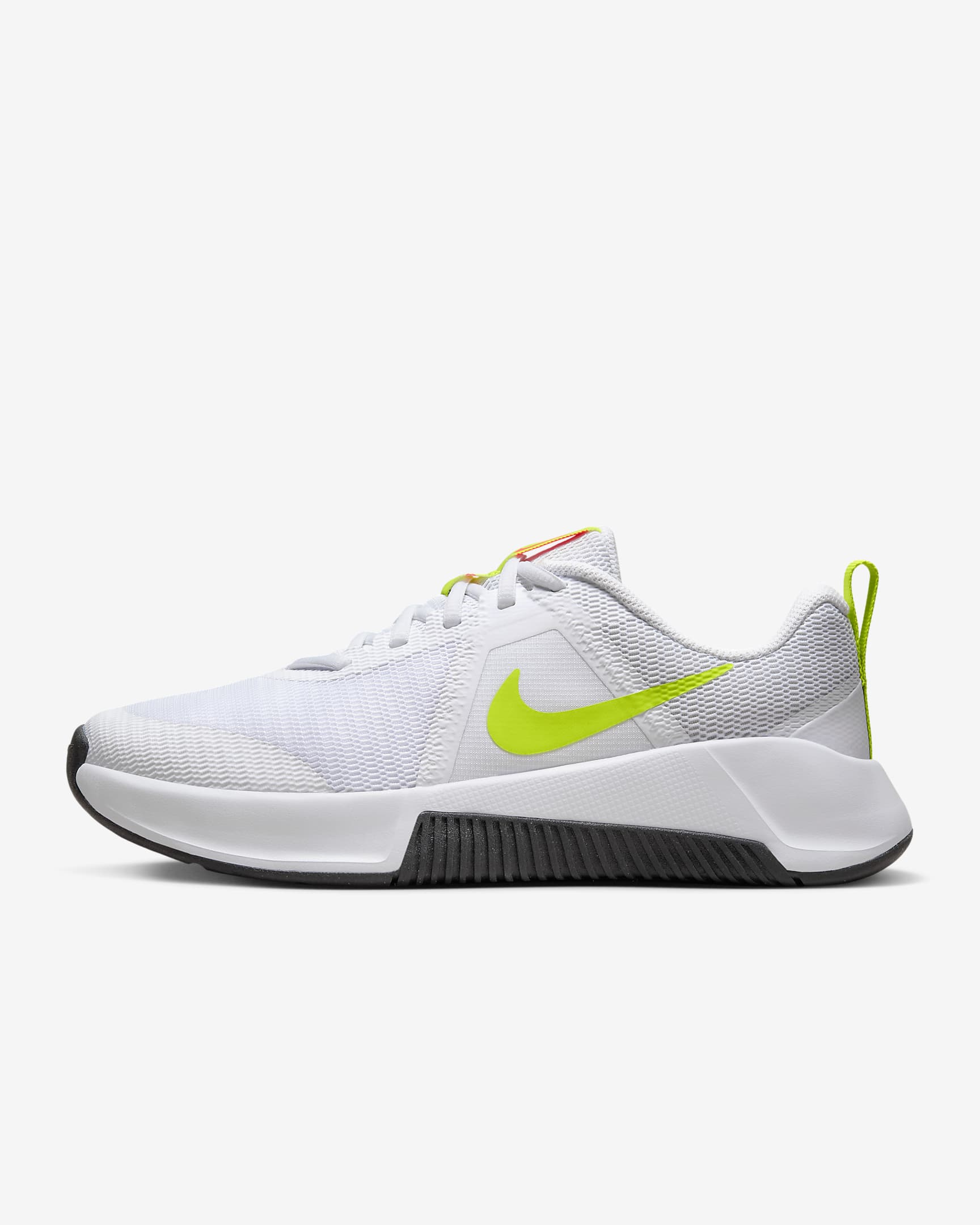 Chaussure d'entraînement Nike MC Trainer 3 pour femme - Blanc/Hot Punch/Noir/Cyber