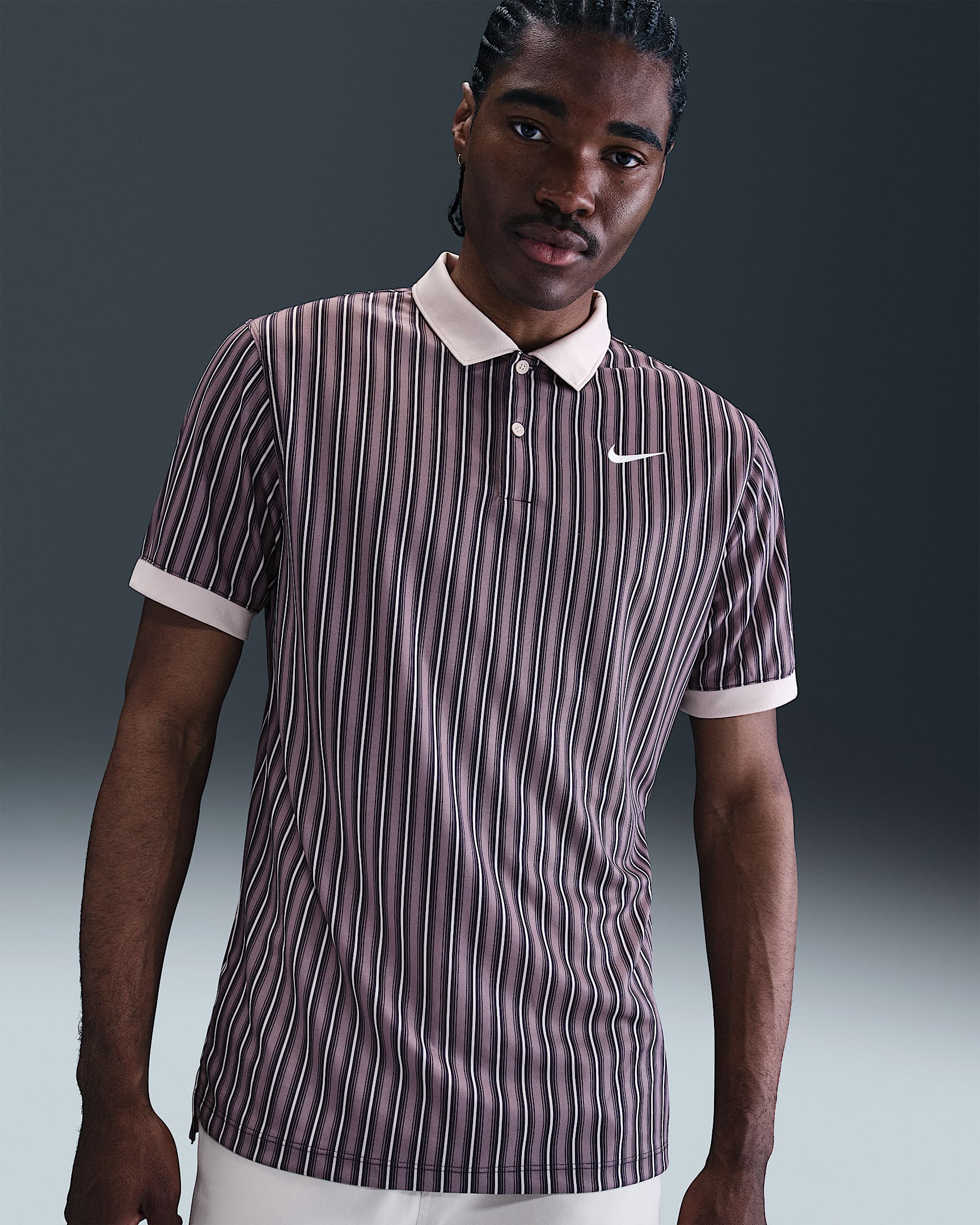 Polo de golf Dri-FIT para hombre Nike Victory+ - Gris topo/Rojo sedimento/Blanco
