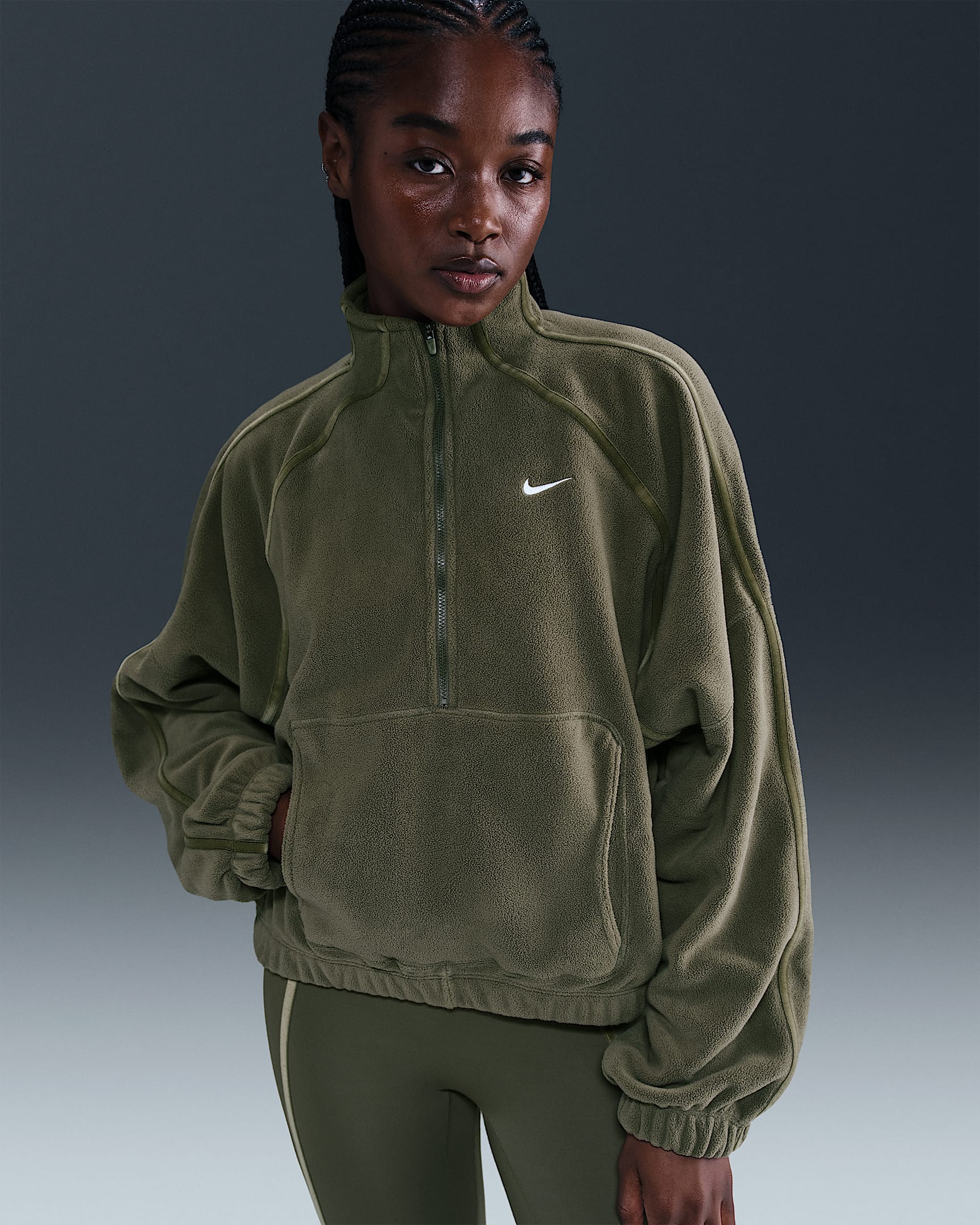Top con media cremallera Nike One Therma-FIT - Mujer - Medium Olive/Blanco