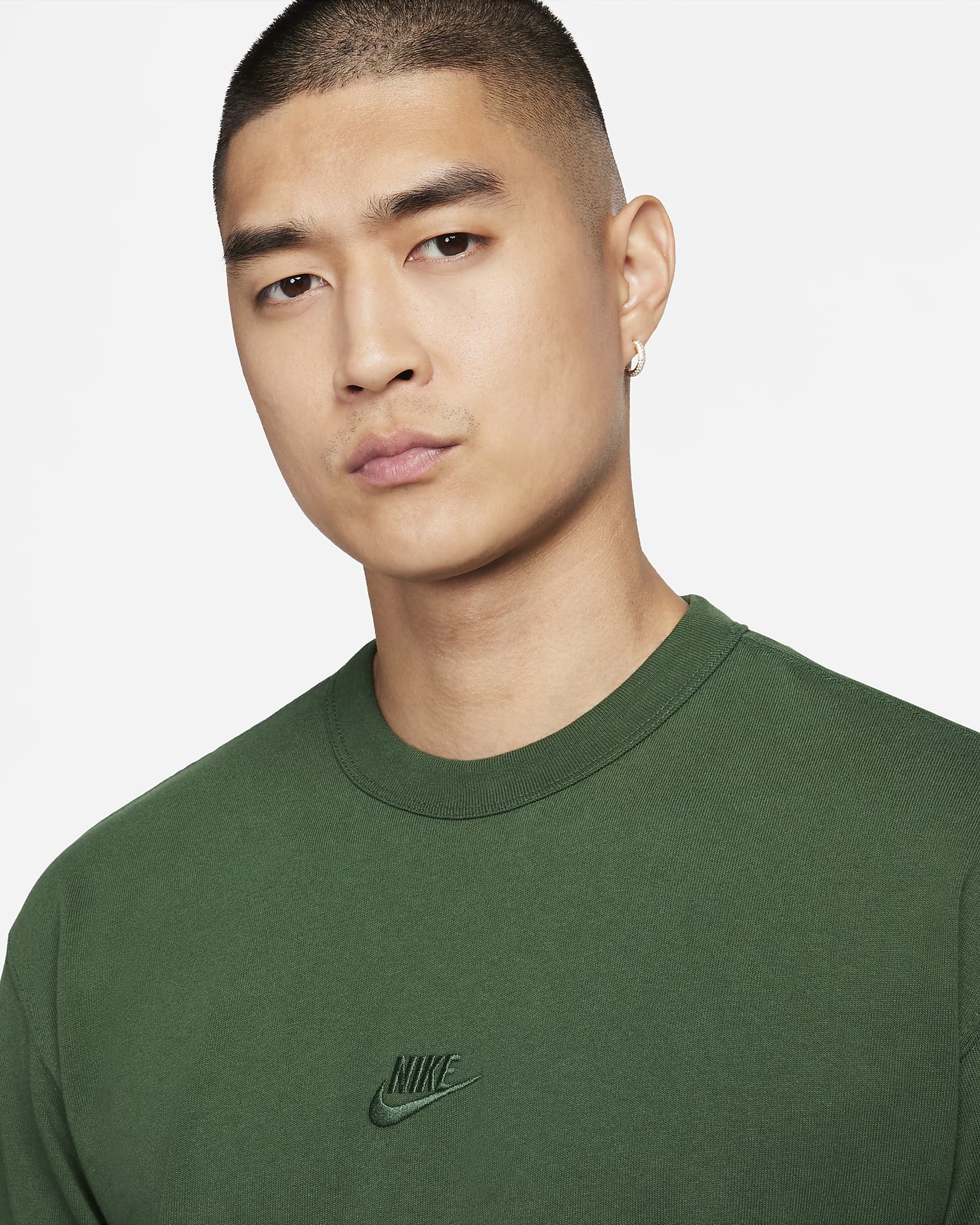 【NIKE公式】ナイキ スポーツウェア プレミアム エッセンシャル メンズ ロングスリーブ Tシャツ.オンラインストア (通販サイト)