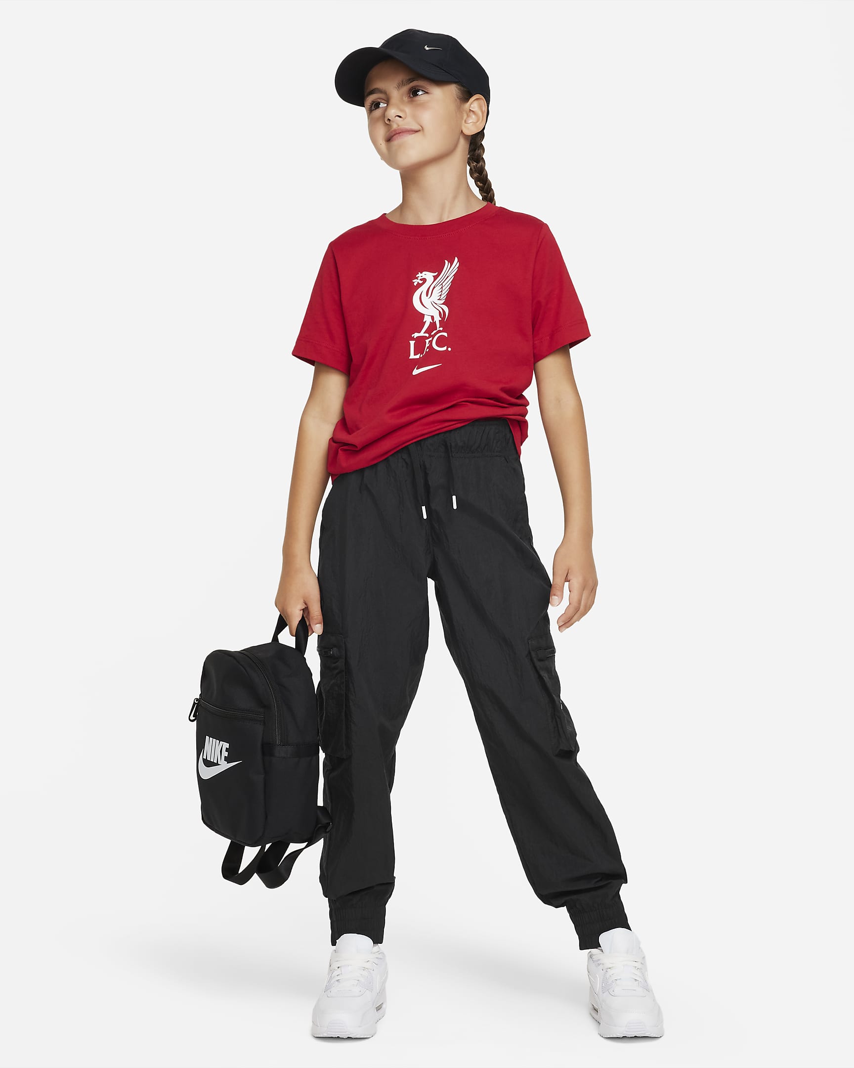 Liverpool F.C. Crest Older Kids' Nike T-Shirt. Nike SK