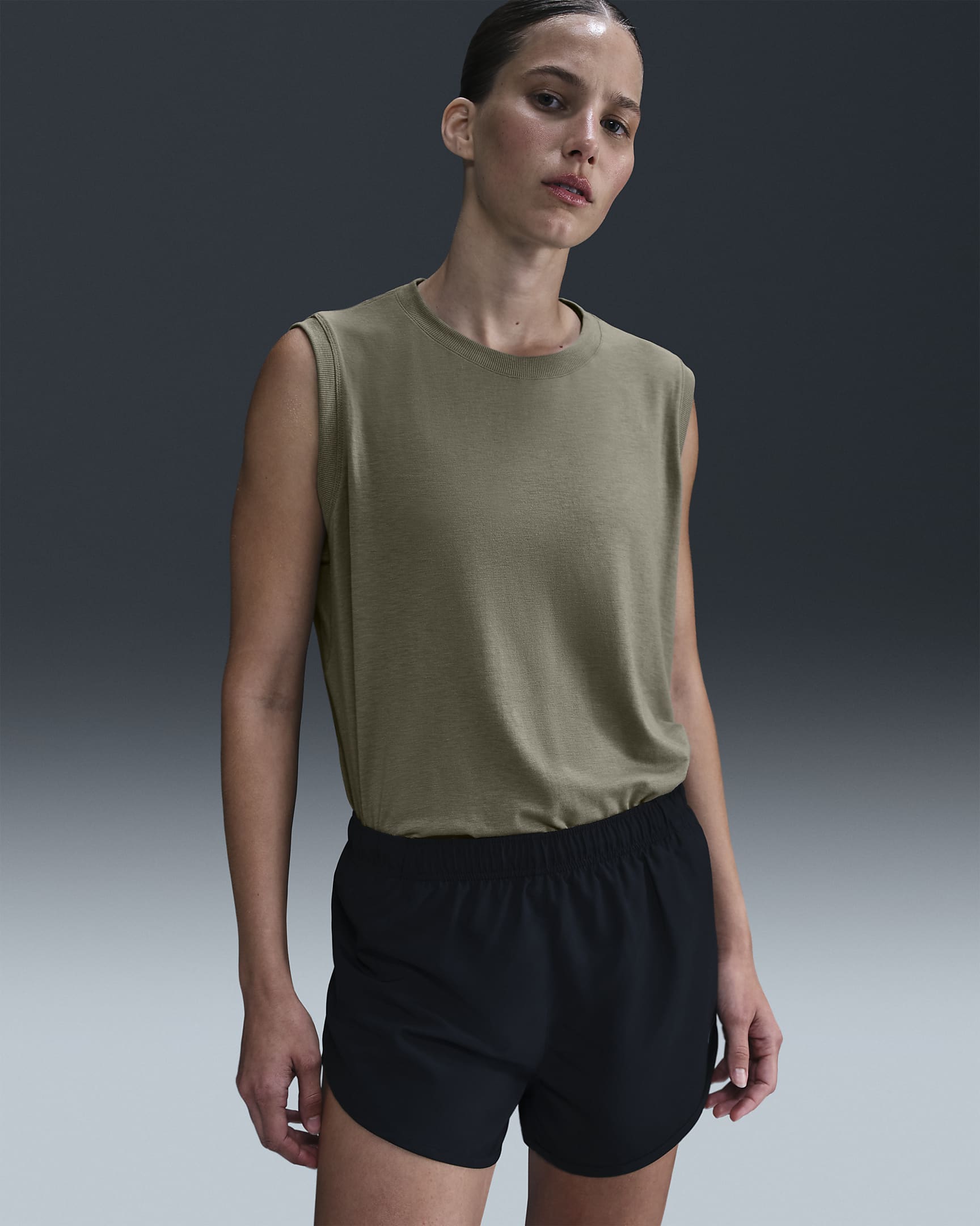 Camiseta de tirantes Dri-FIT para mujer Nike One Relaxed - Militar claro/Negro