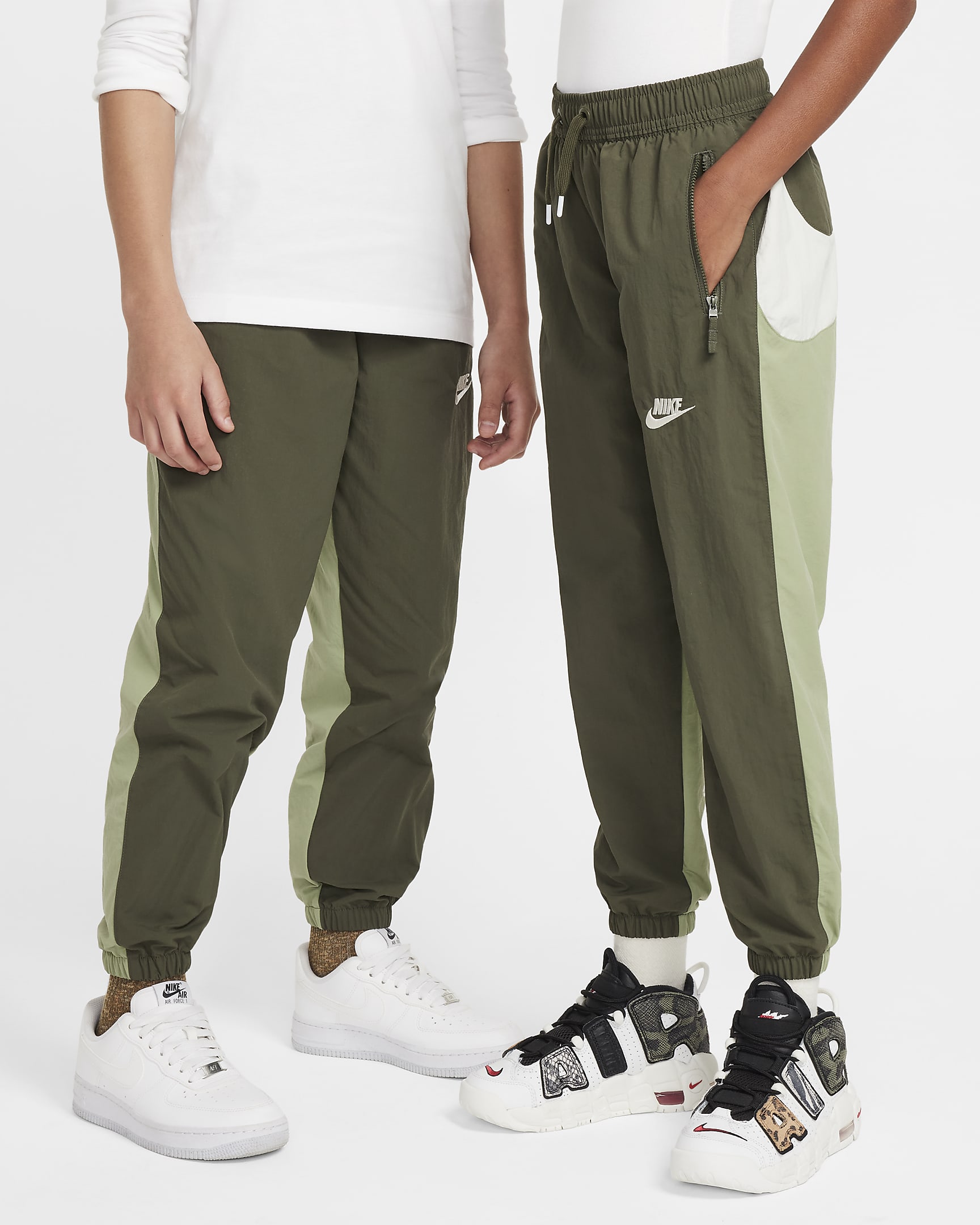 กางเกงจ๊อกกิ้งแบบทอเด็กโต Nike Sportswear Amplify - Cargo Khaki/Oil Green/Light Bone