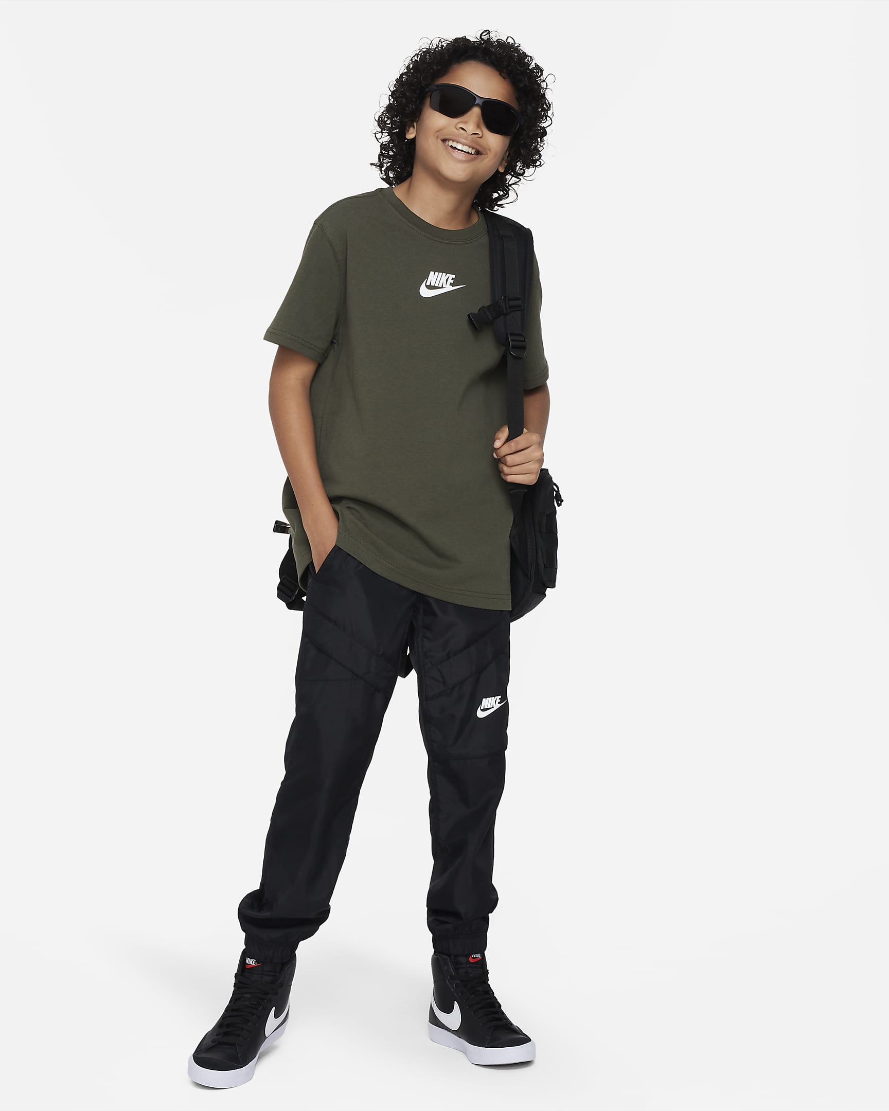 เสื้อยืดเด็กโต Nike Sportswear Premium Essentials - Cargo Khaki