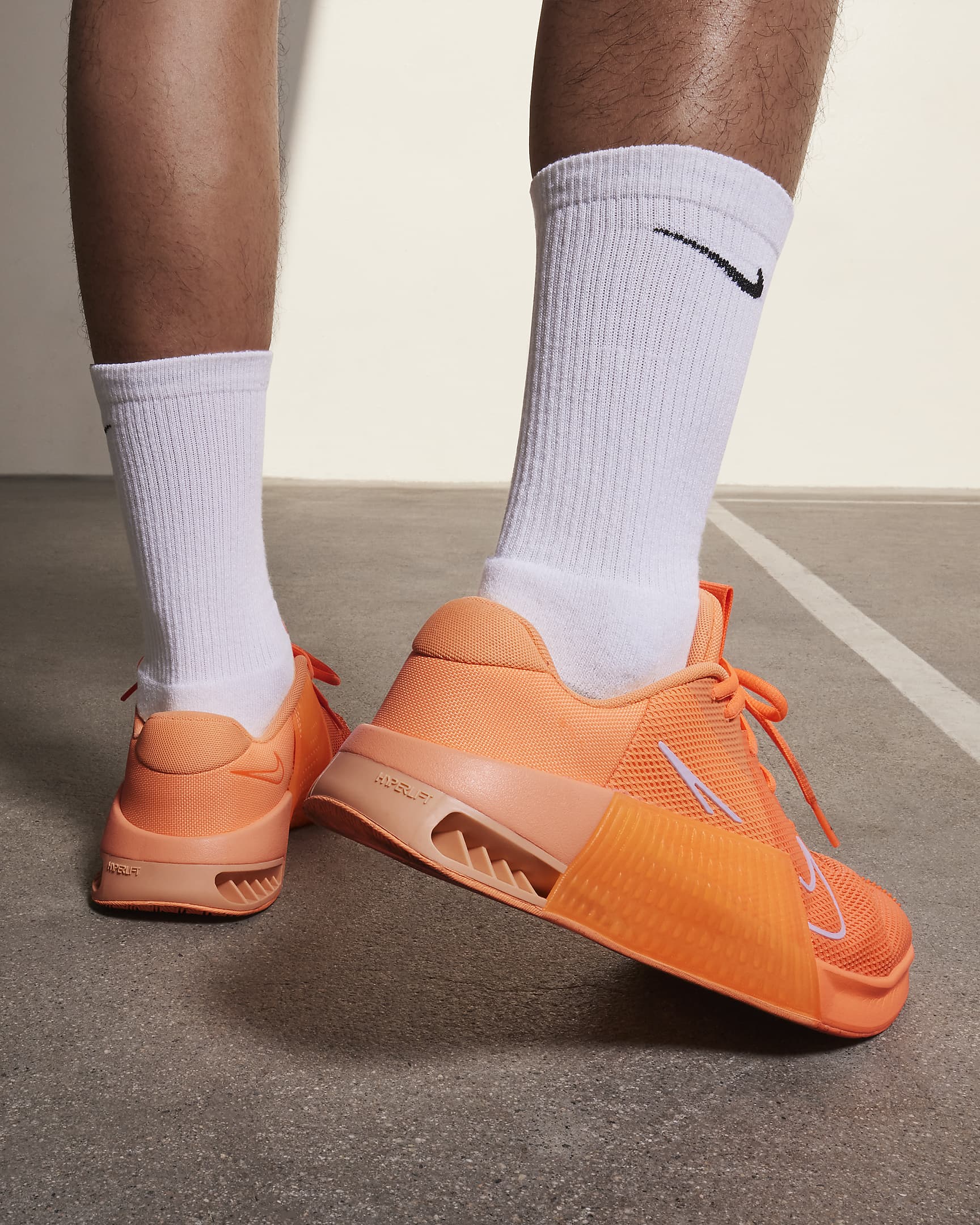 Tenis de entrenamiento para hombre Nike Metcon 9 AMP - Naranja atómico/Melocotón hielo/Crema melocotón/Blanco