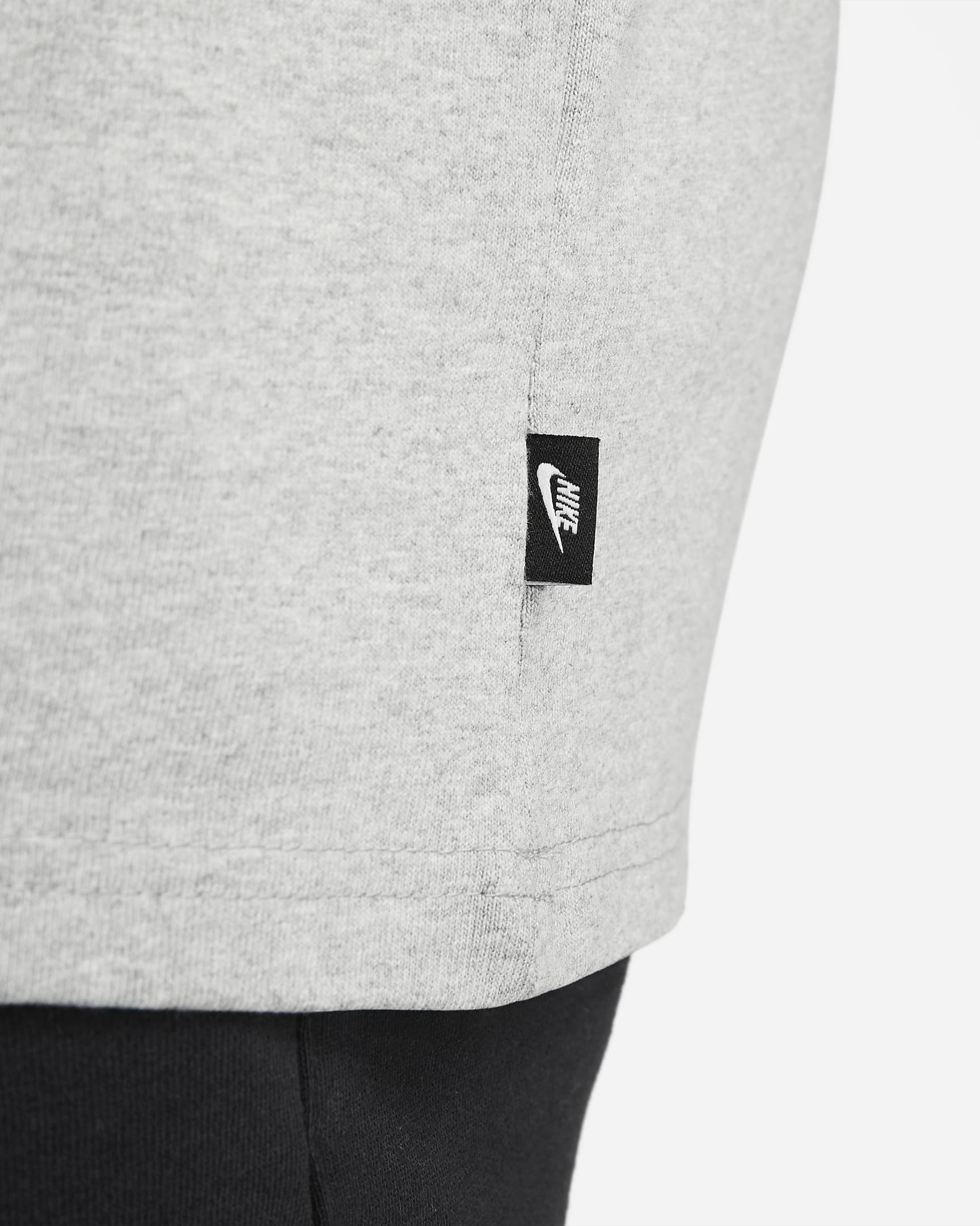 Nike Sportswear Premium Essentials Men's Pocket TShirt. Nike GB