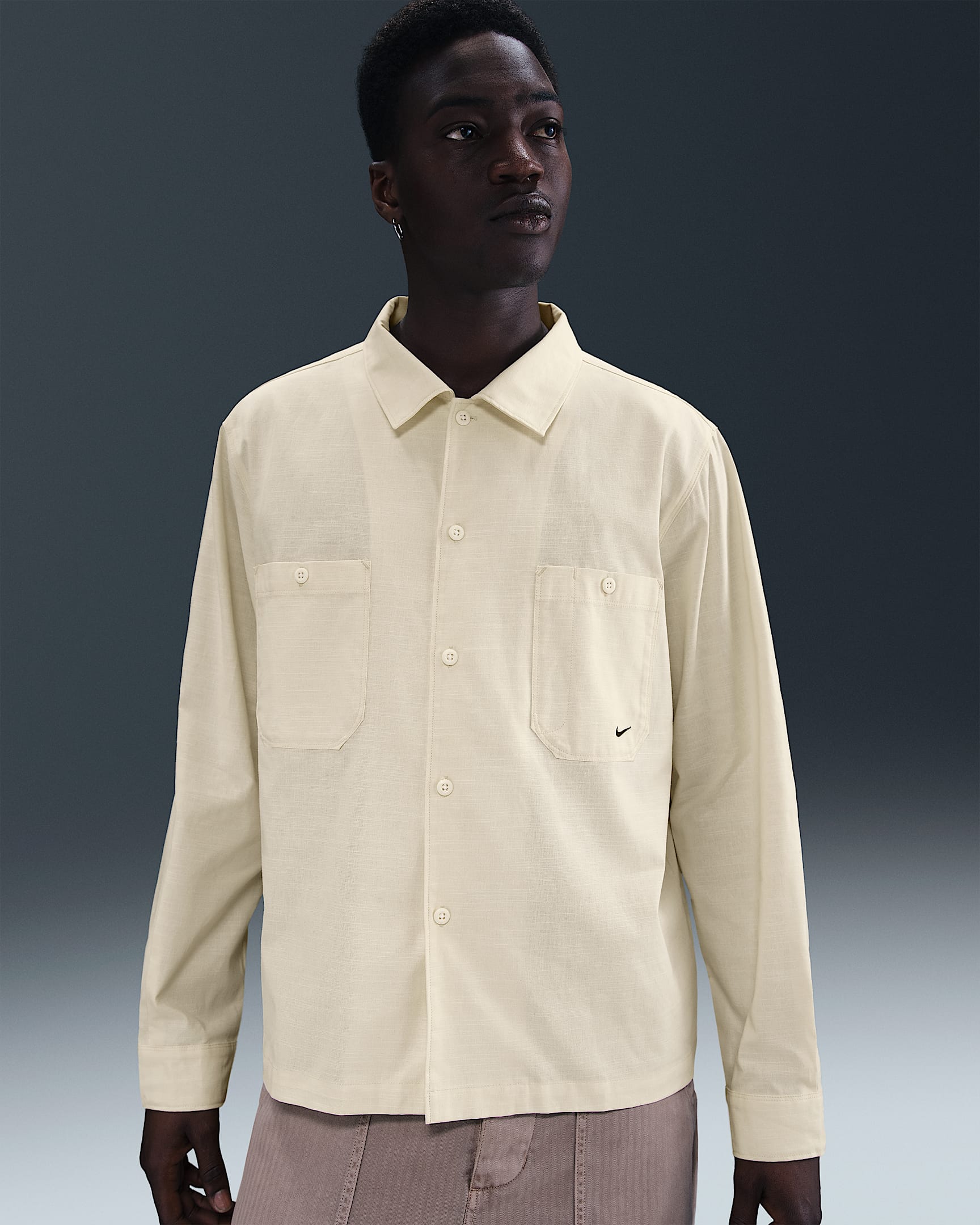 Camisa de pintor de manga larga de cambray para hombre Nike Life - Caqui claro/Blanco/Negro