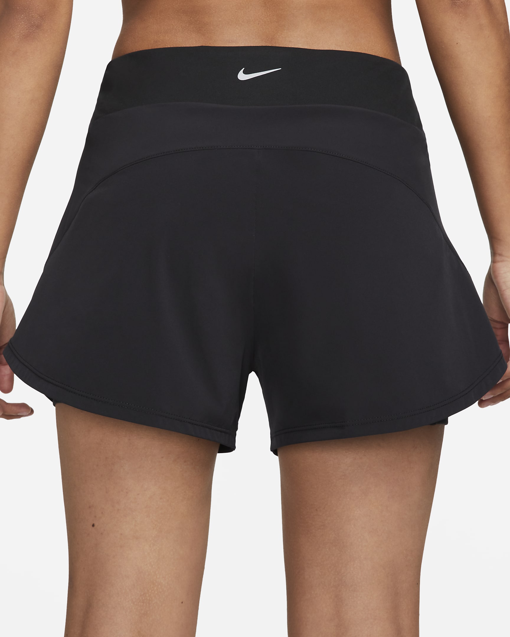 Nike Dri-FIT Bliss 2-in-1-Shorts mit mittelhohem Bund für Damen (ca. 7,5 cm) - Schwarz