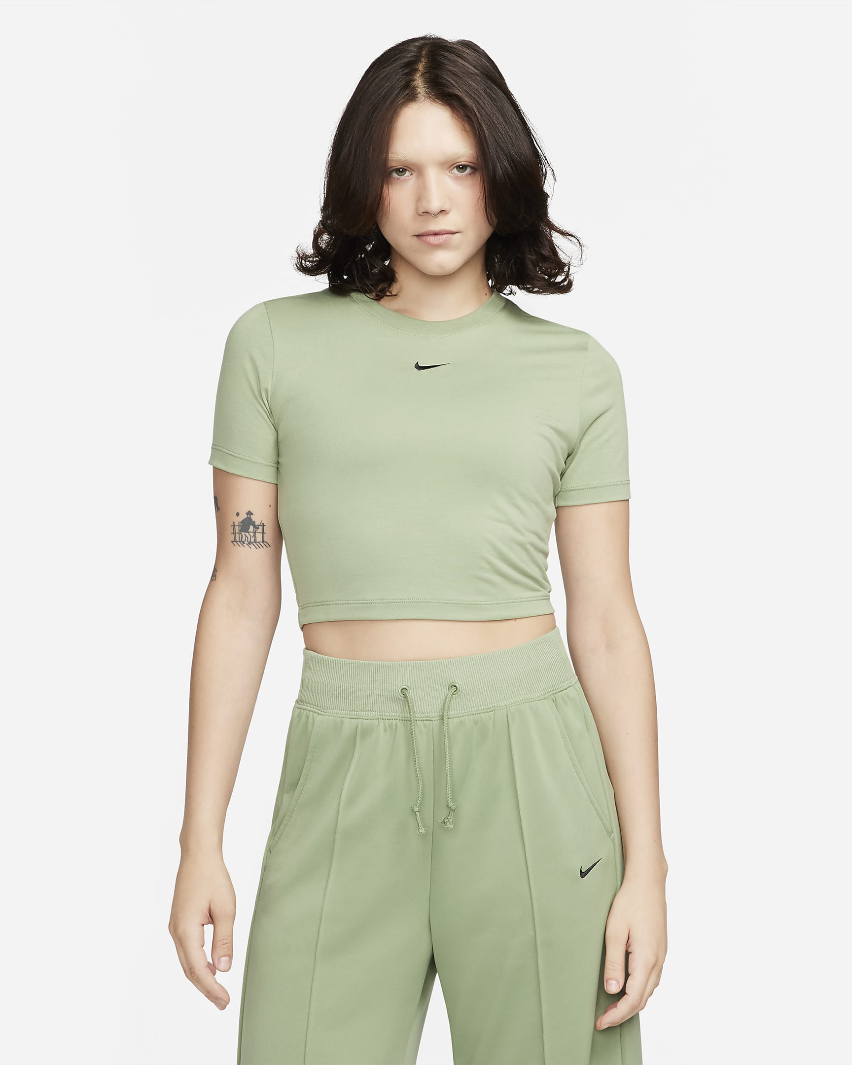 Nike Sportswear Essential Womens Slim Fit Crop T Shirt Nike Be