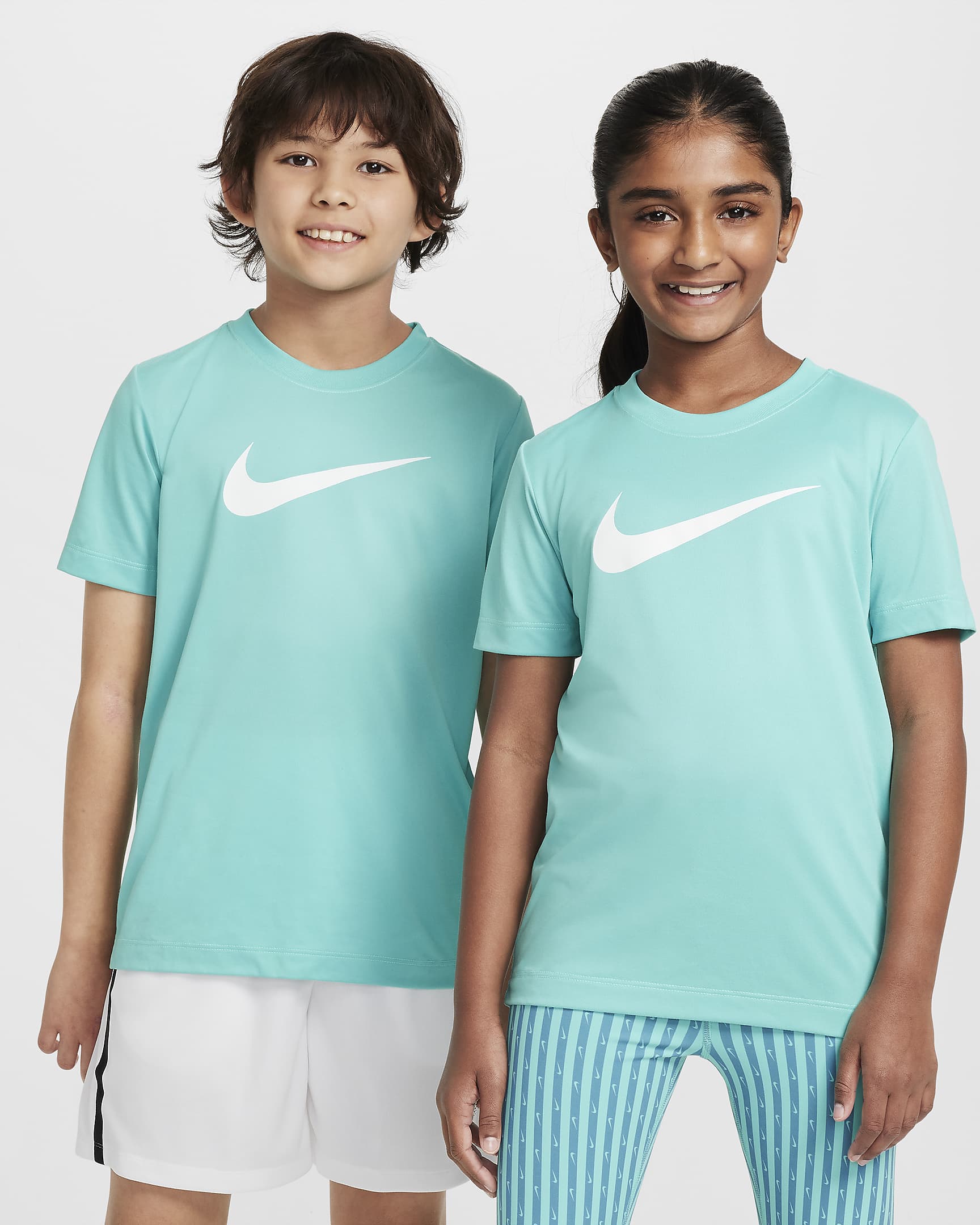 Playera Dri-FIT para niños talla grande Nike Legend - Escarcha verde