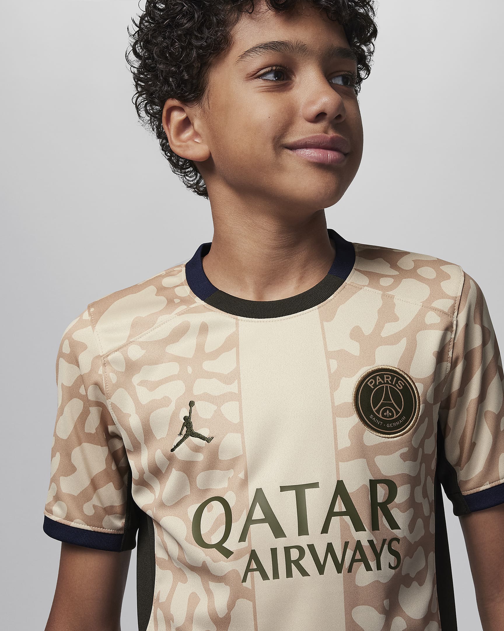 Cuarta equipación Stadium París Saint-Germain 2023/24 Camiseta de fútbol de réplica Jordan Dri-FIT - Niño/a - Hemp/Obsidian/Sequoia/Rough Green