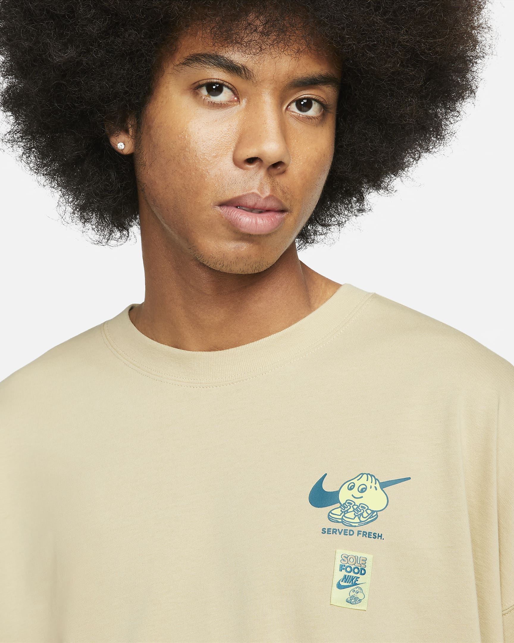 Nike Sportswear Men's Oversized Tshirt. Nike CA