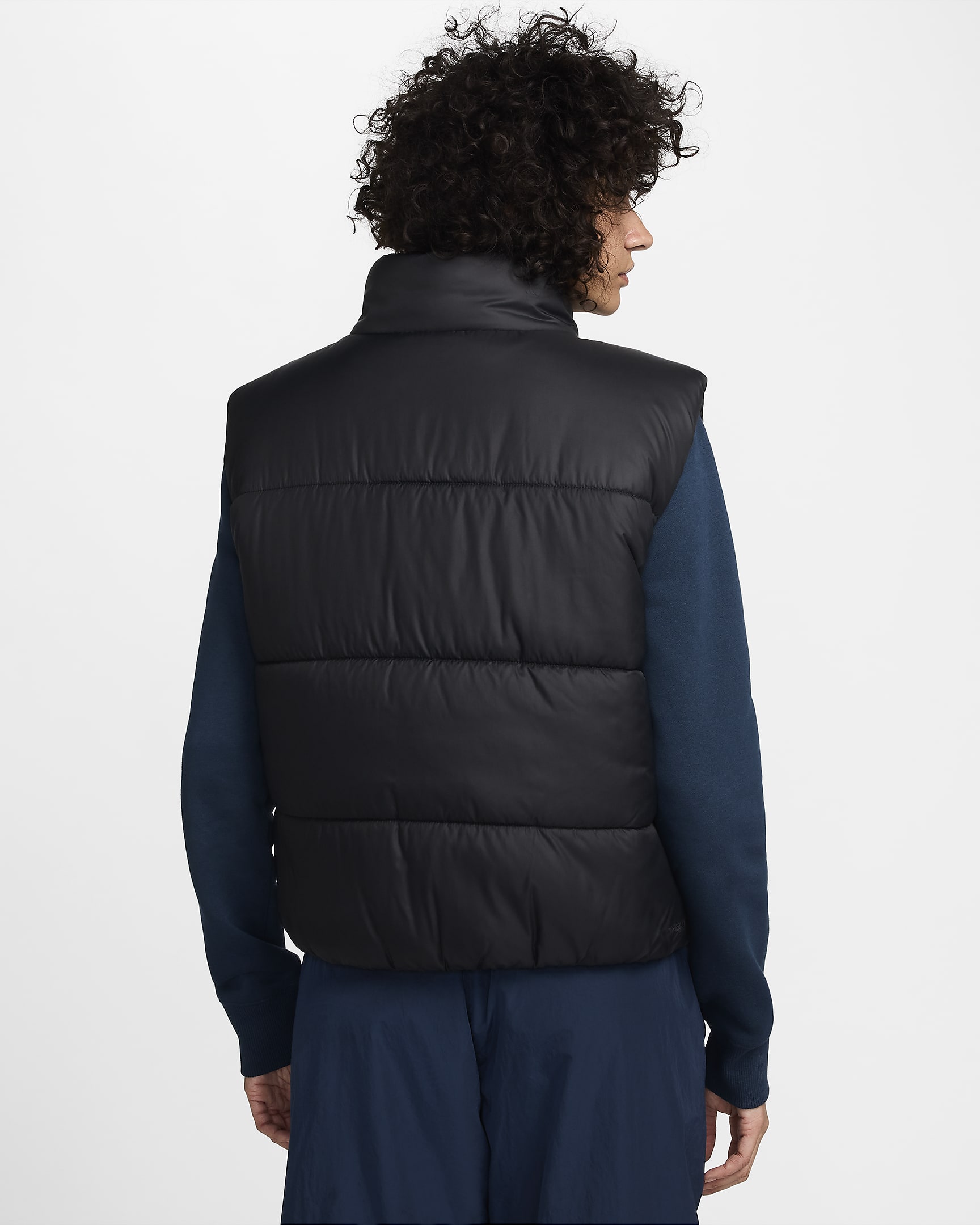 Nike Sportswear Classic Puffer Therma-FIT ledig vest til dame - Svart/Hvit