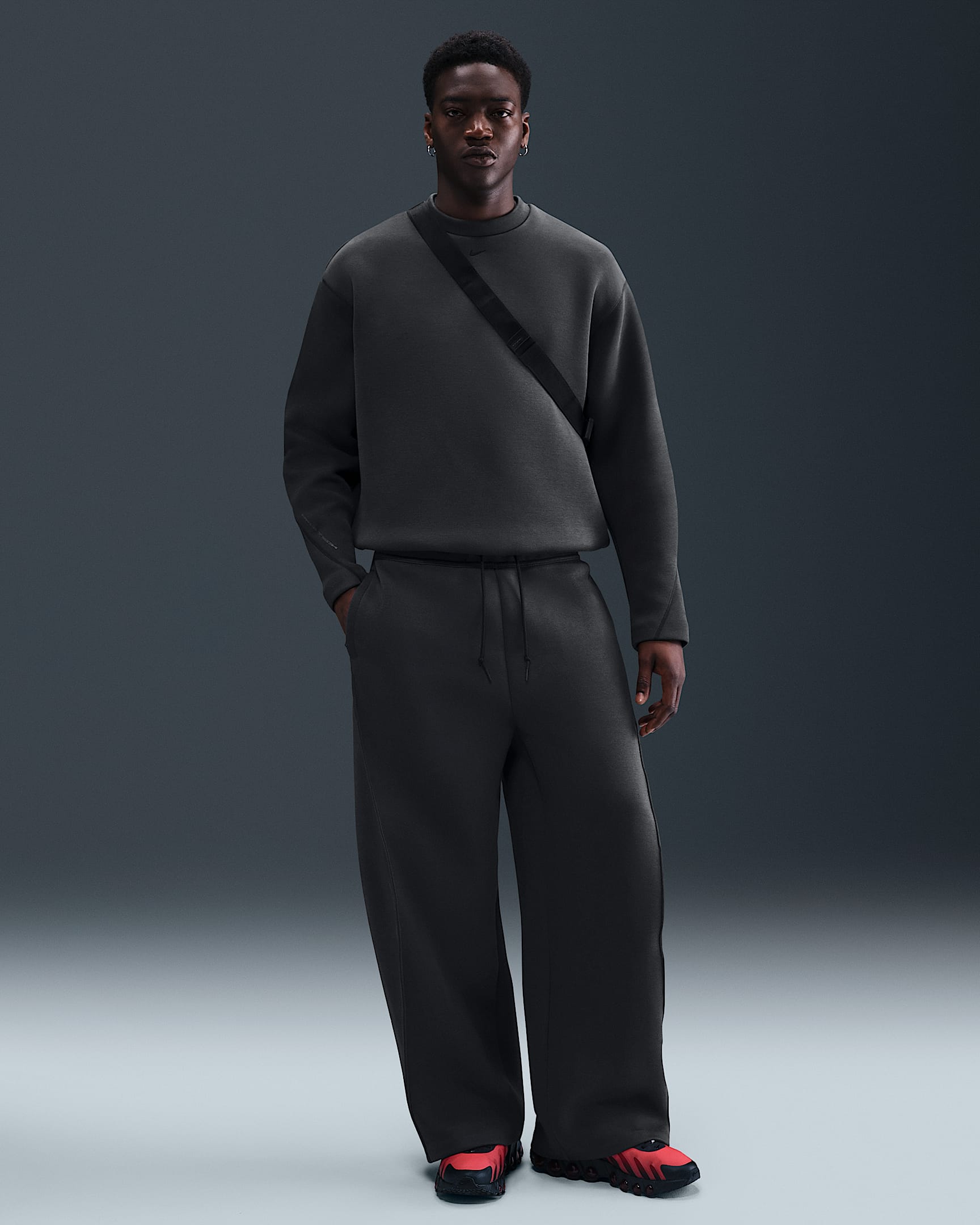 Nike Tech Men's Fleece Loose-Fit Open Hem Pants - Anthracite/Black