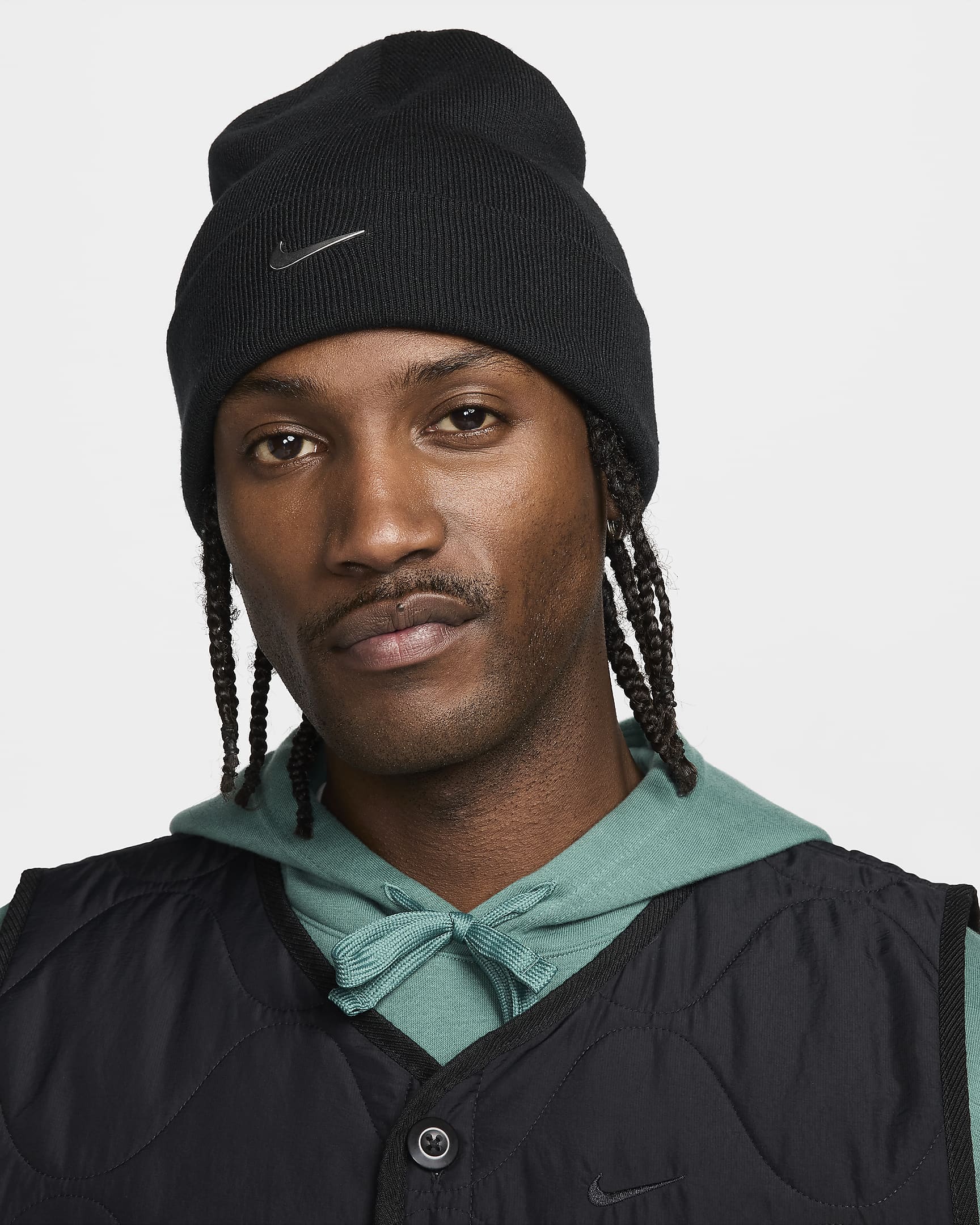 Nike Peak Beanie - Black/Metallic Silver