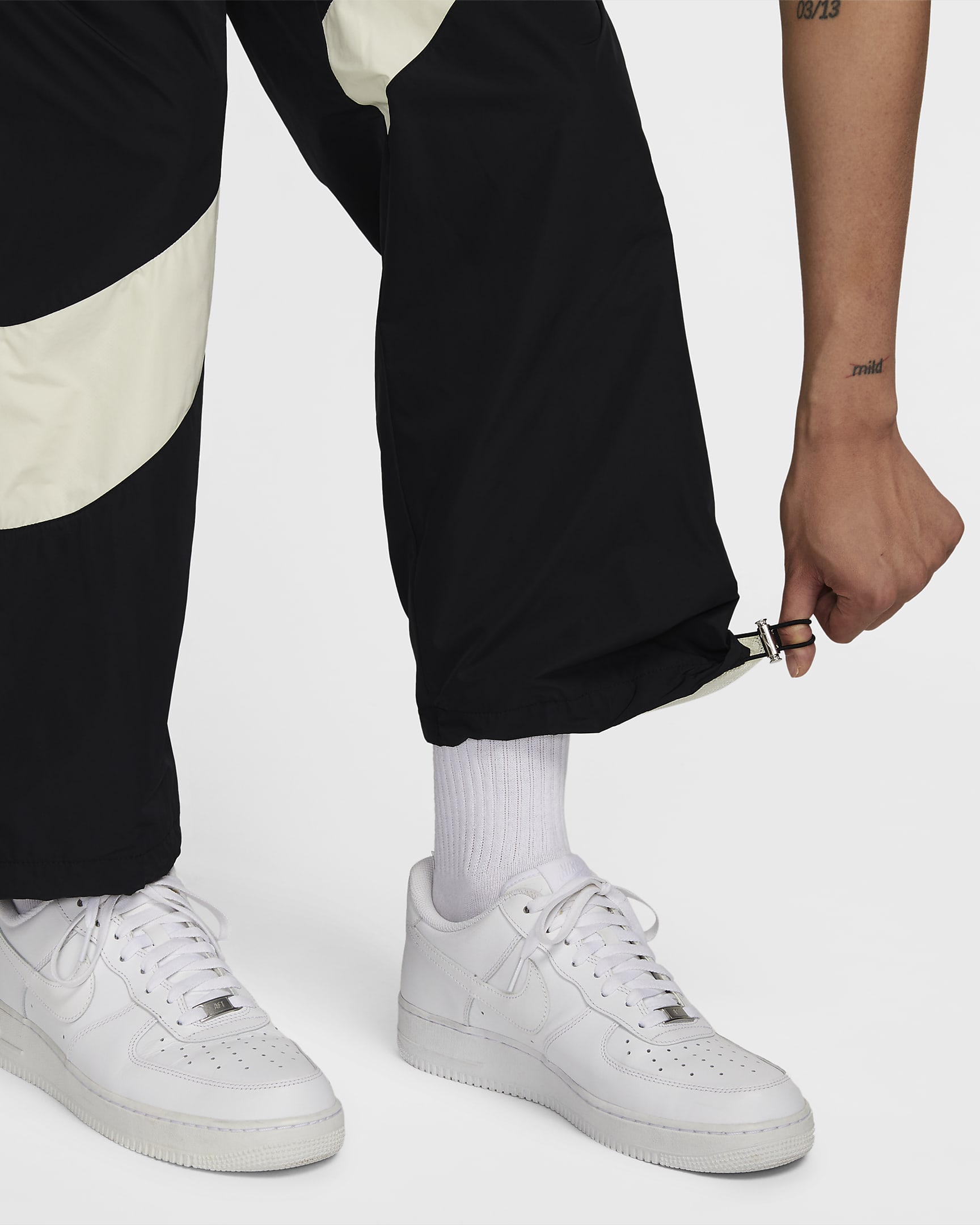 Nike Swoosh Men's Woven Trousers - Black/Coconut Milk/Black