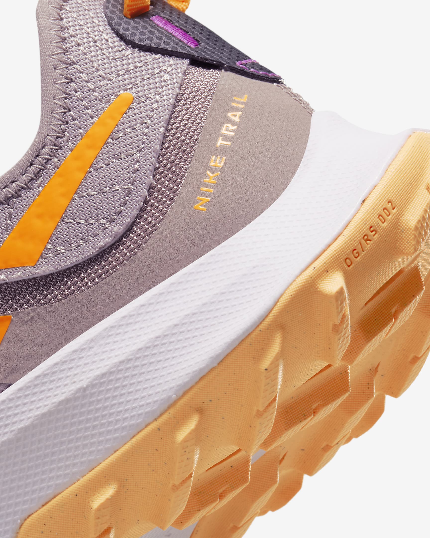 Nike Kiger 8 Women's TrailRunning Shoes. Nike CZ