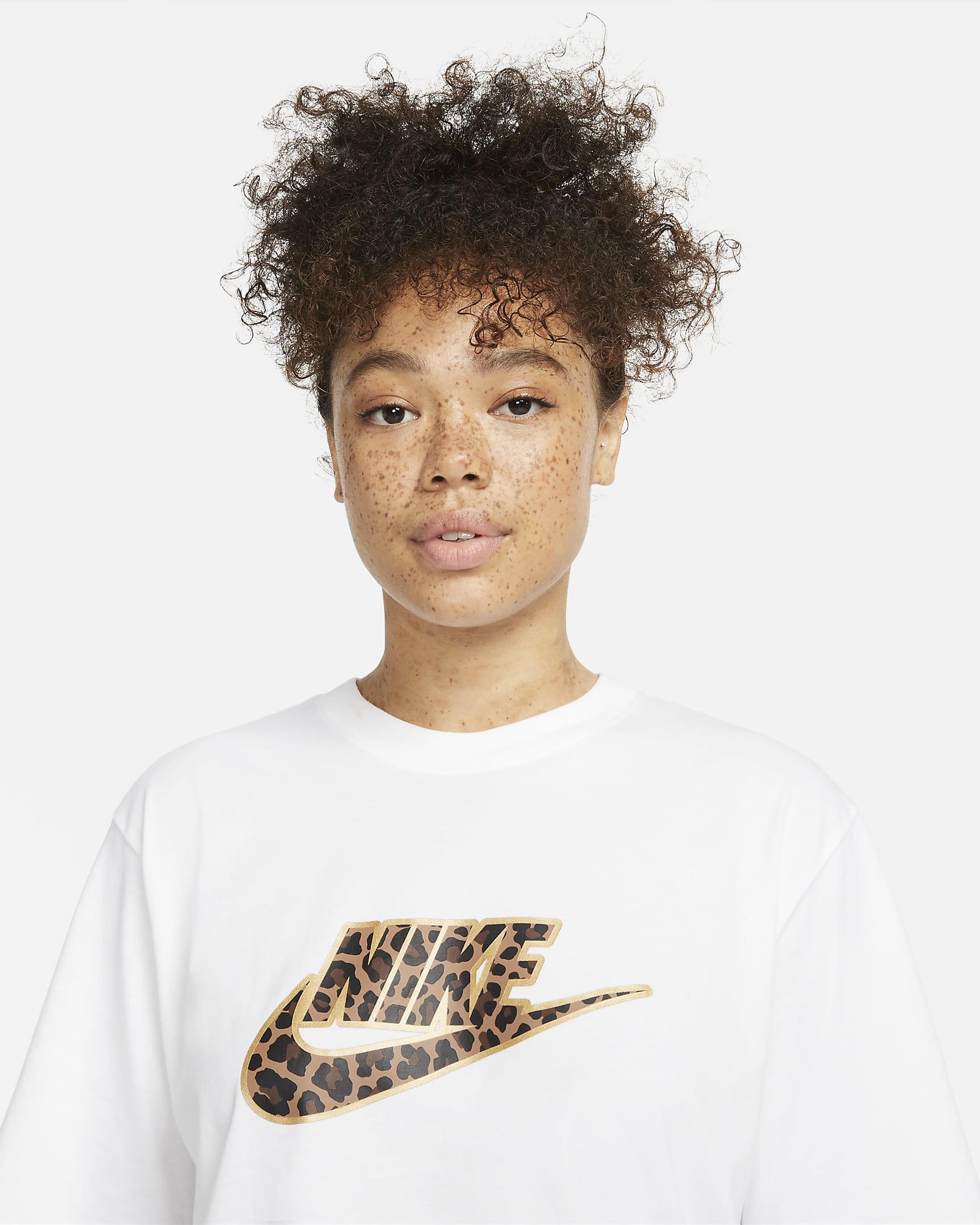 Nike Sportswear Women's Boxy T-Shirt. Nike IN