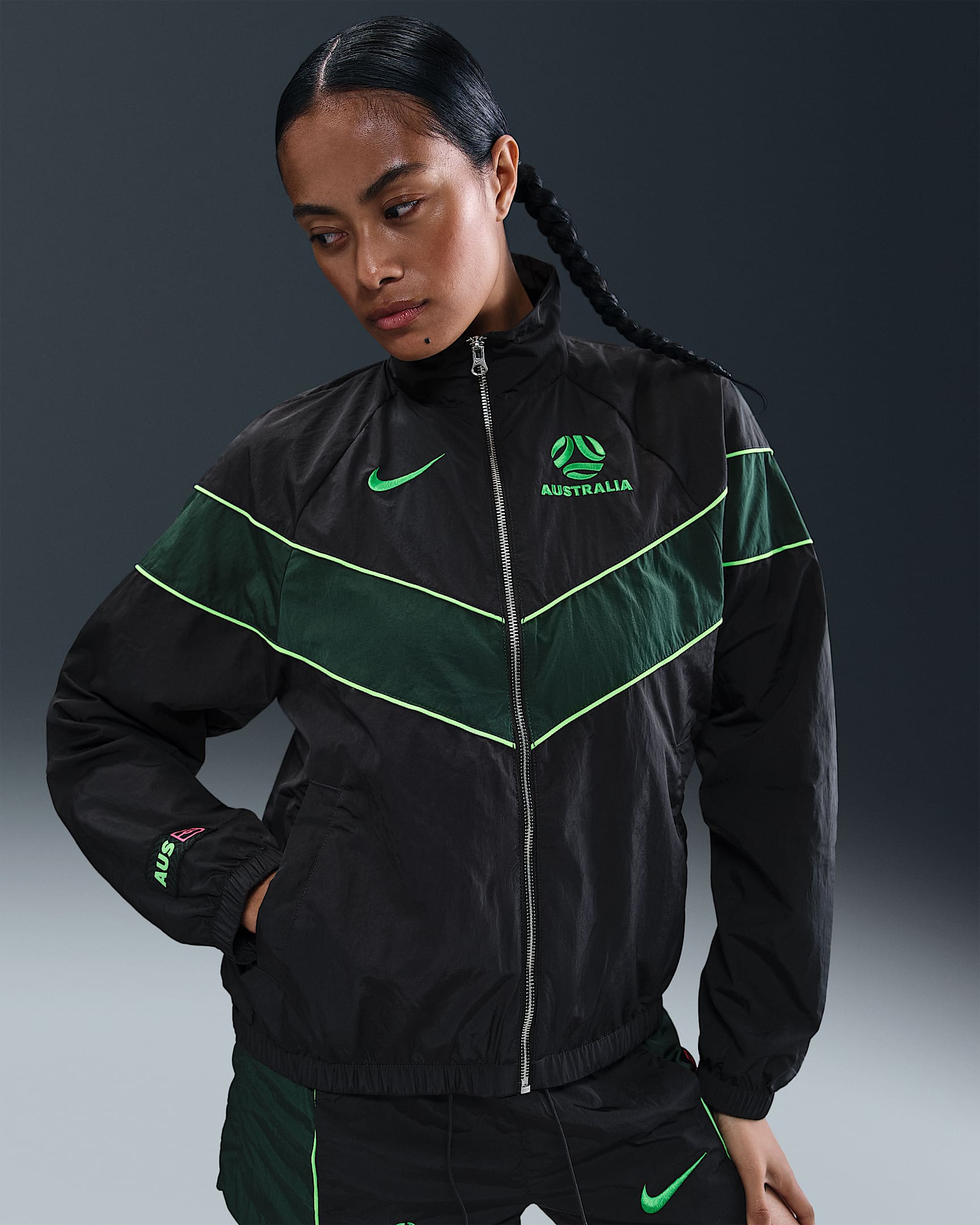 Australia Windrunner Women's Nike Football UV Woven Jacket - Night Forest/Pro Green/Poison Green/Poison Green