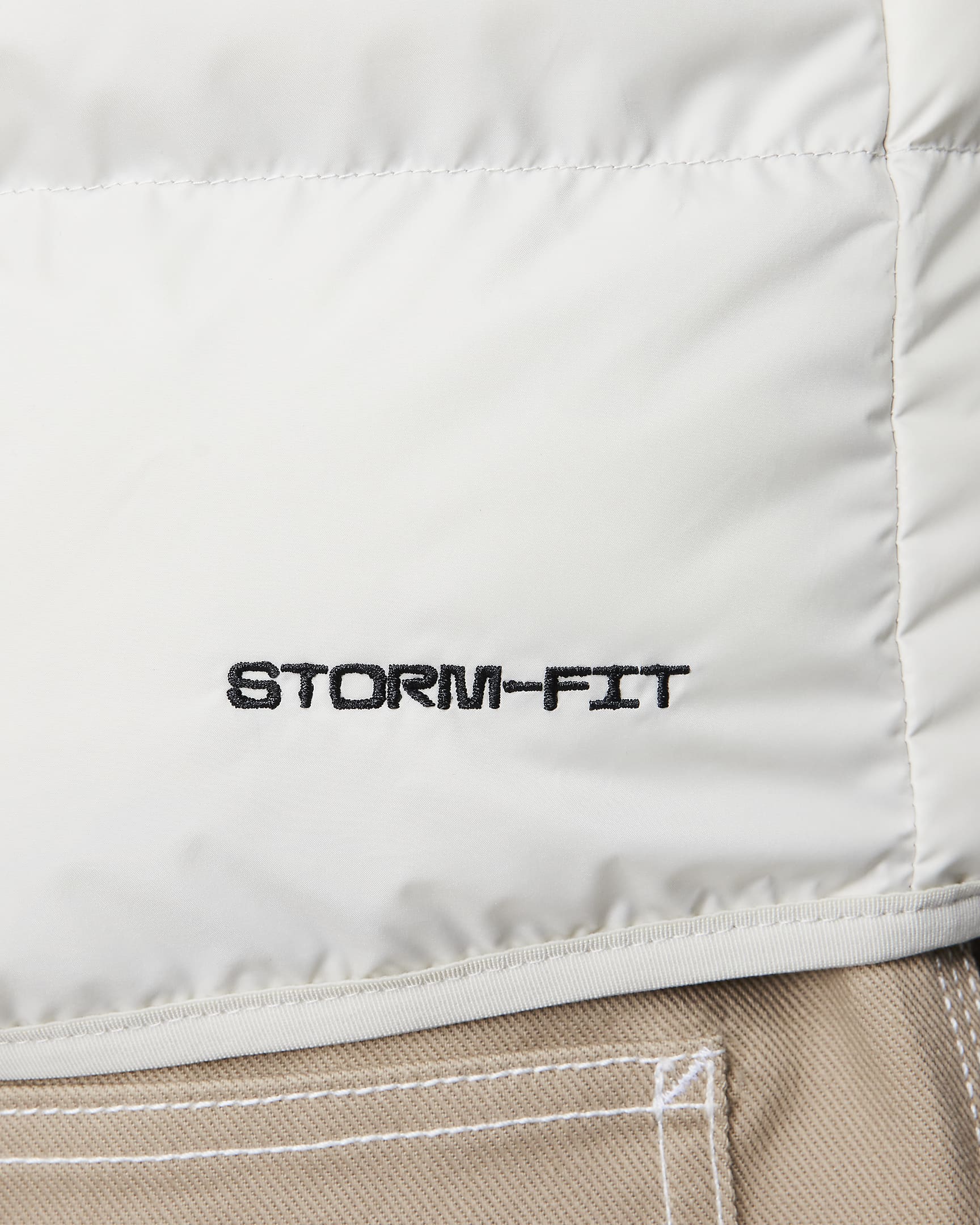 Nike Storm-FIT Windrunner herrevest med isolering - Khaki/Light Bone/Sail