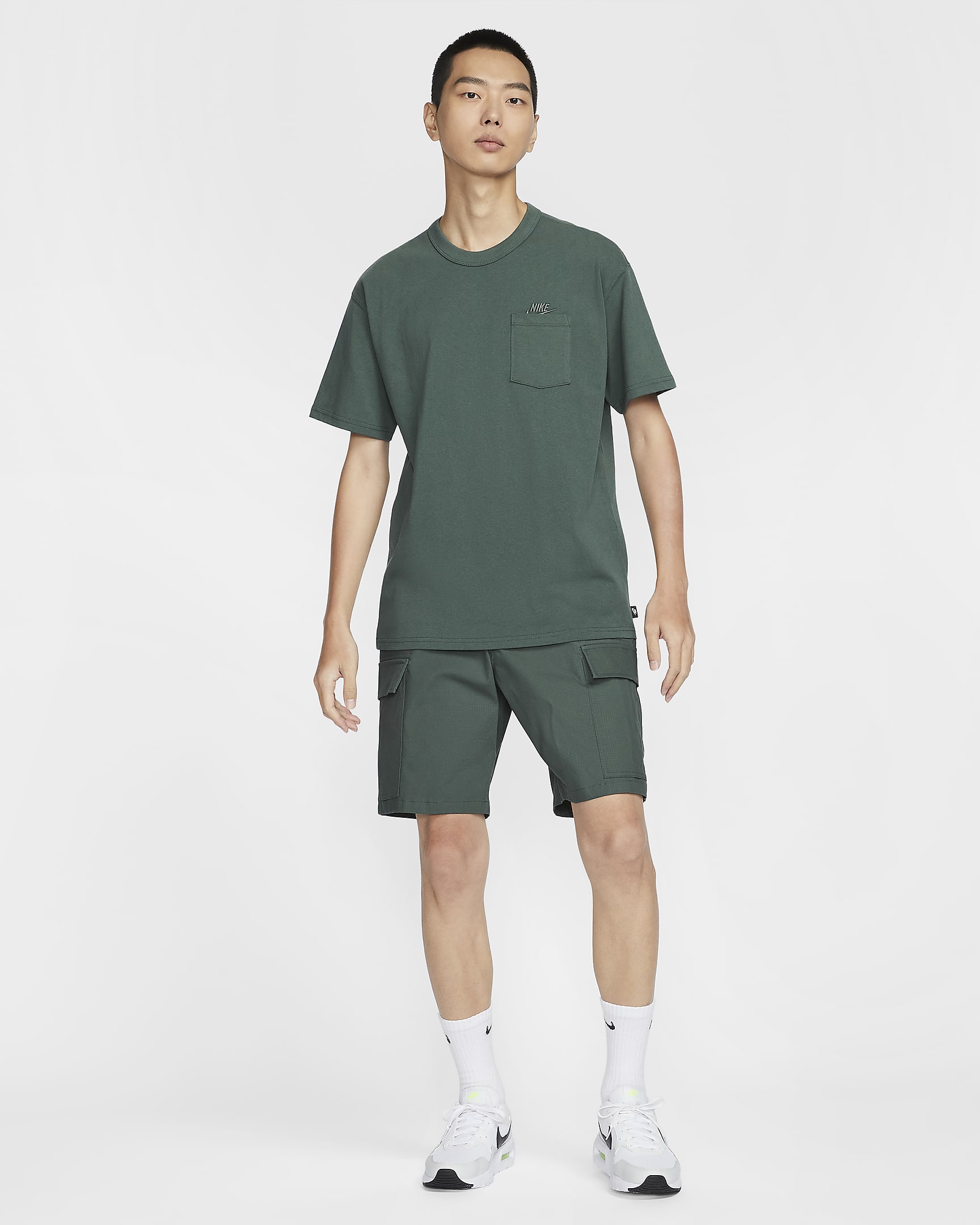 Nike Sportswear Premium Essentials Men's Pocket T-Shirt - Vintage Green