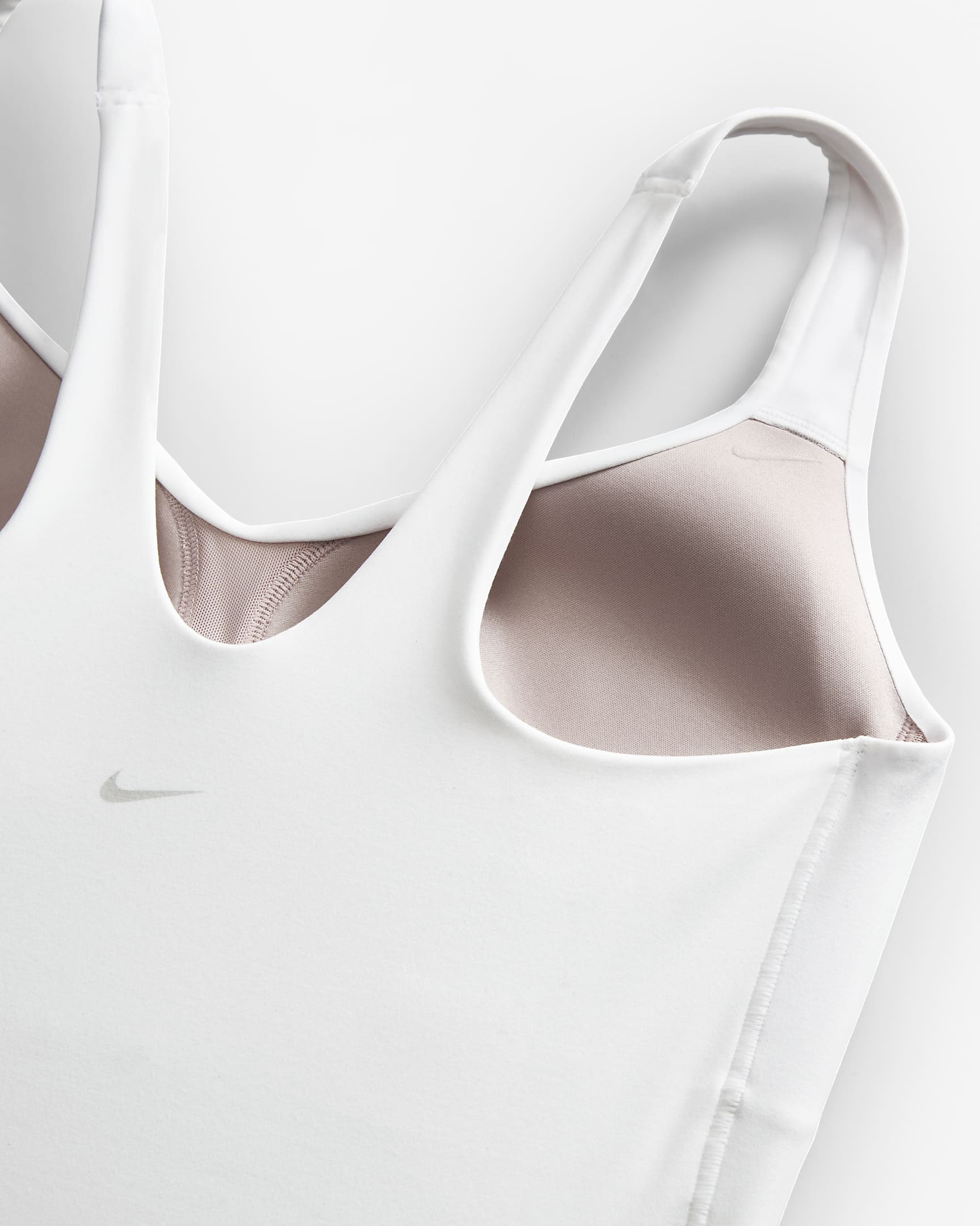 Camiseta de tirantes con bra deportivo de sujeción media con almohadillas para mujer Nike Alate - Blanco/Malva piedra/Gris azulado