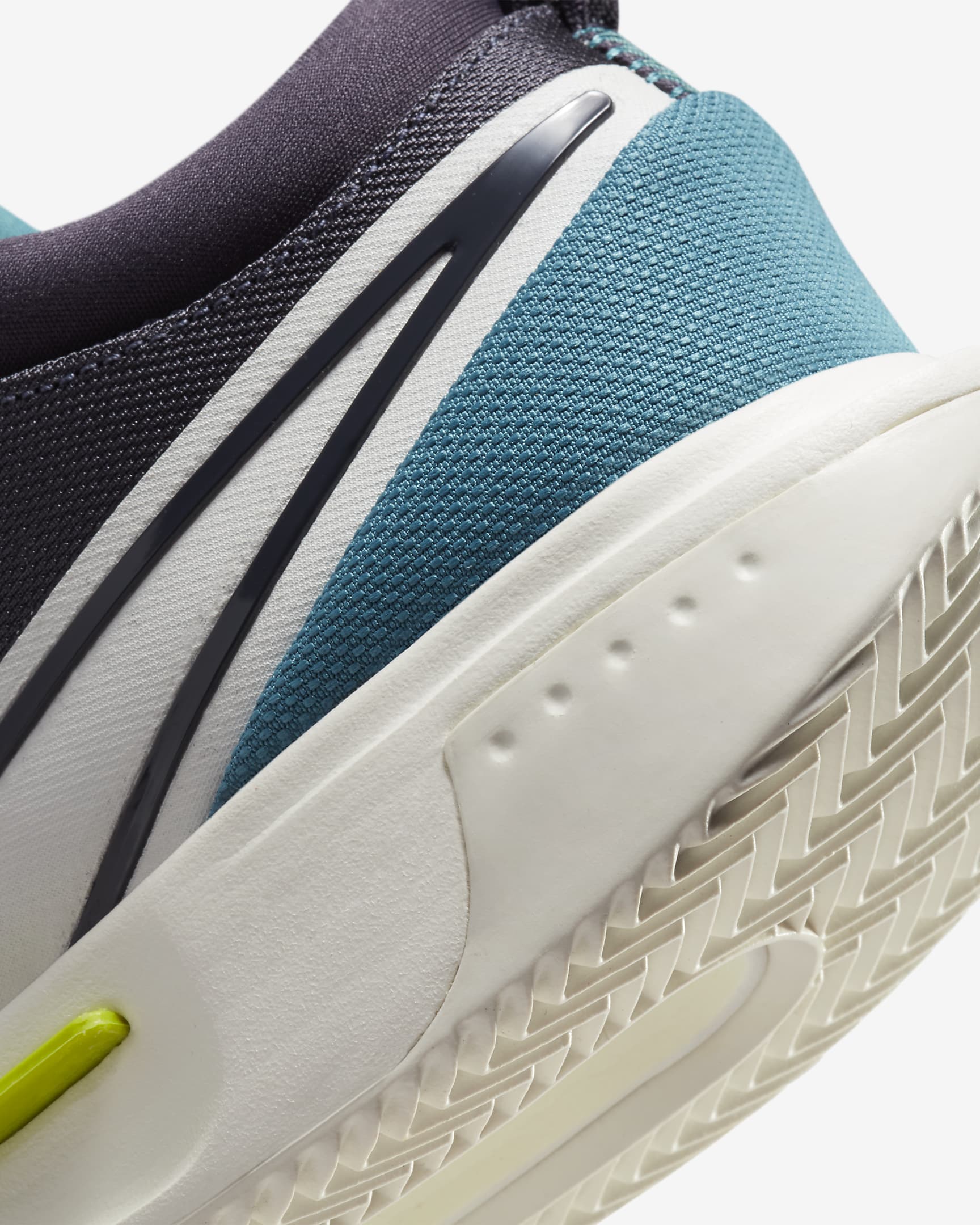 NikeCourt Air Zoom Pro Men's Clay Court Tennis Shoes. Nike BG