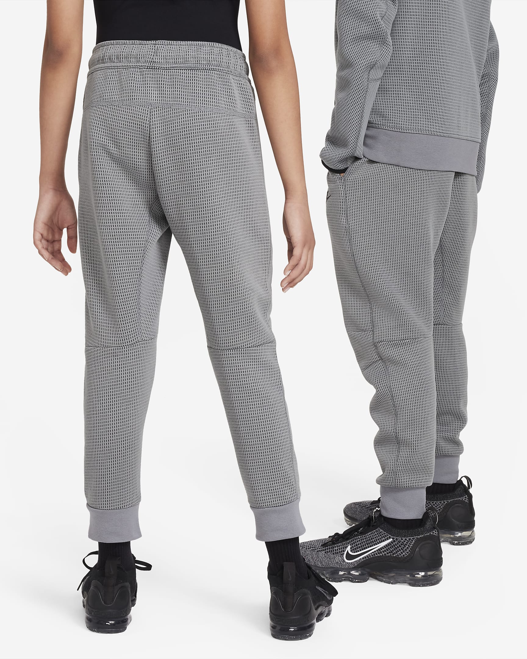 Byxor Nike Sportswear Tech Fleece Winterized för ungdom (killar) - Smoke Grey/Svart/Svart