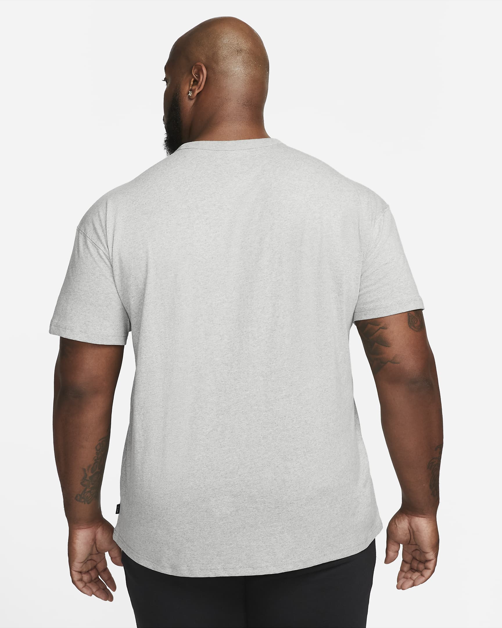 Nike Sportswear Premium Essentials Men's Pocket TShirt. Nike LU