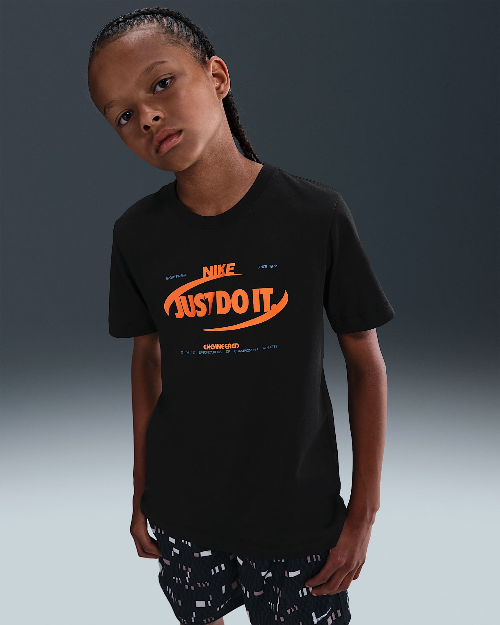 Playera para niños talla grande Nike Sportswear - Negro