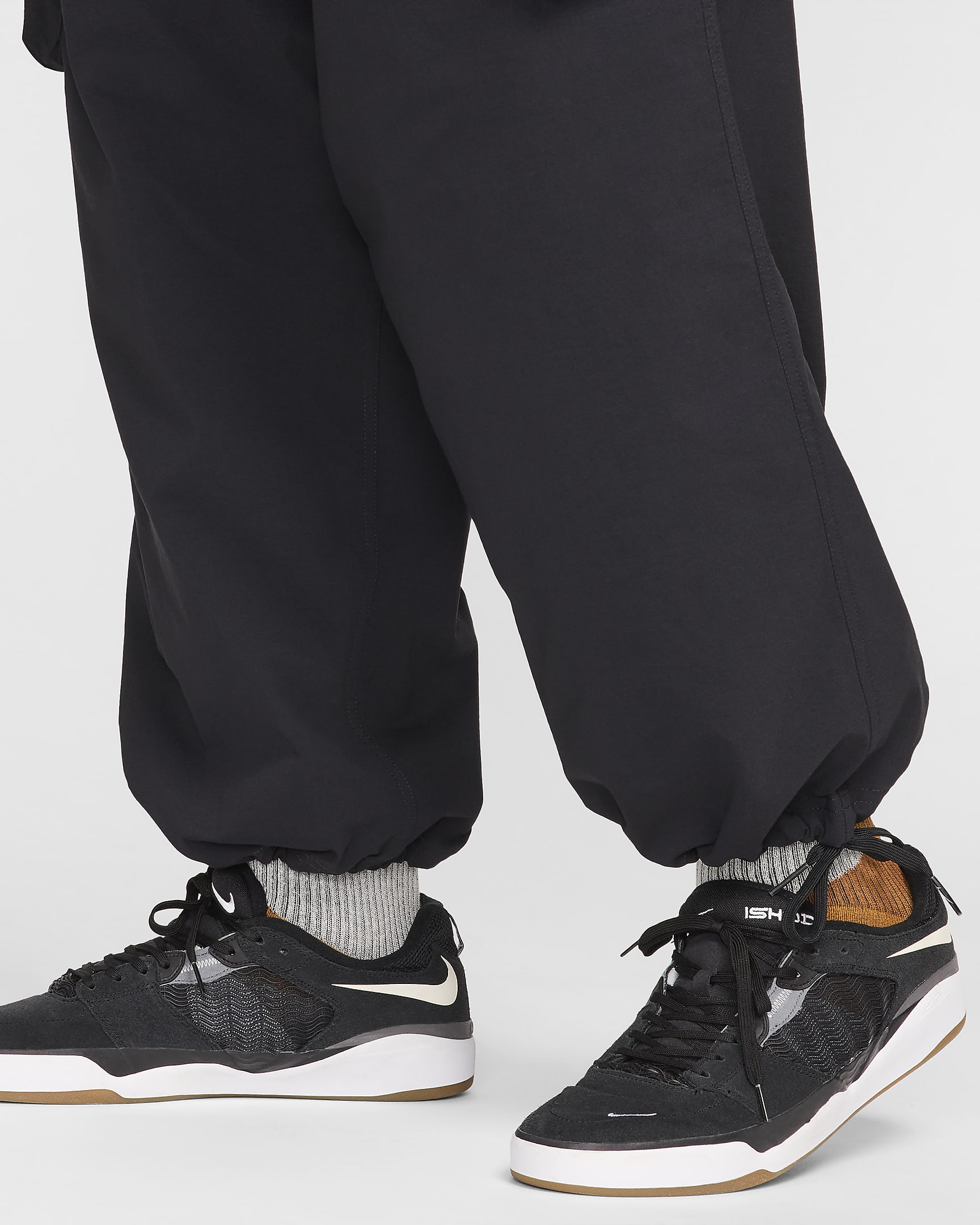 Nike SB Kearny Cargo Skate Trousers - Black/White