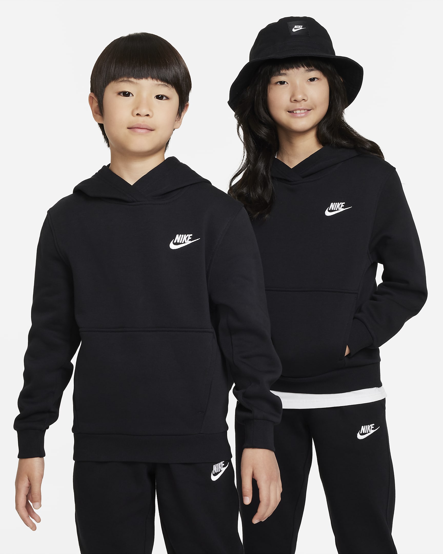 Nike Sportswear Club Fleece Older Kids' Pullover Hoodie - Black/White