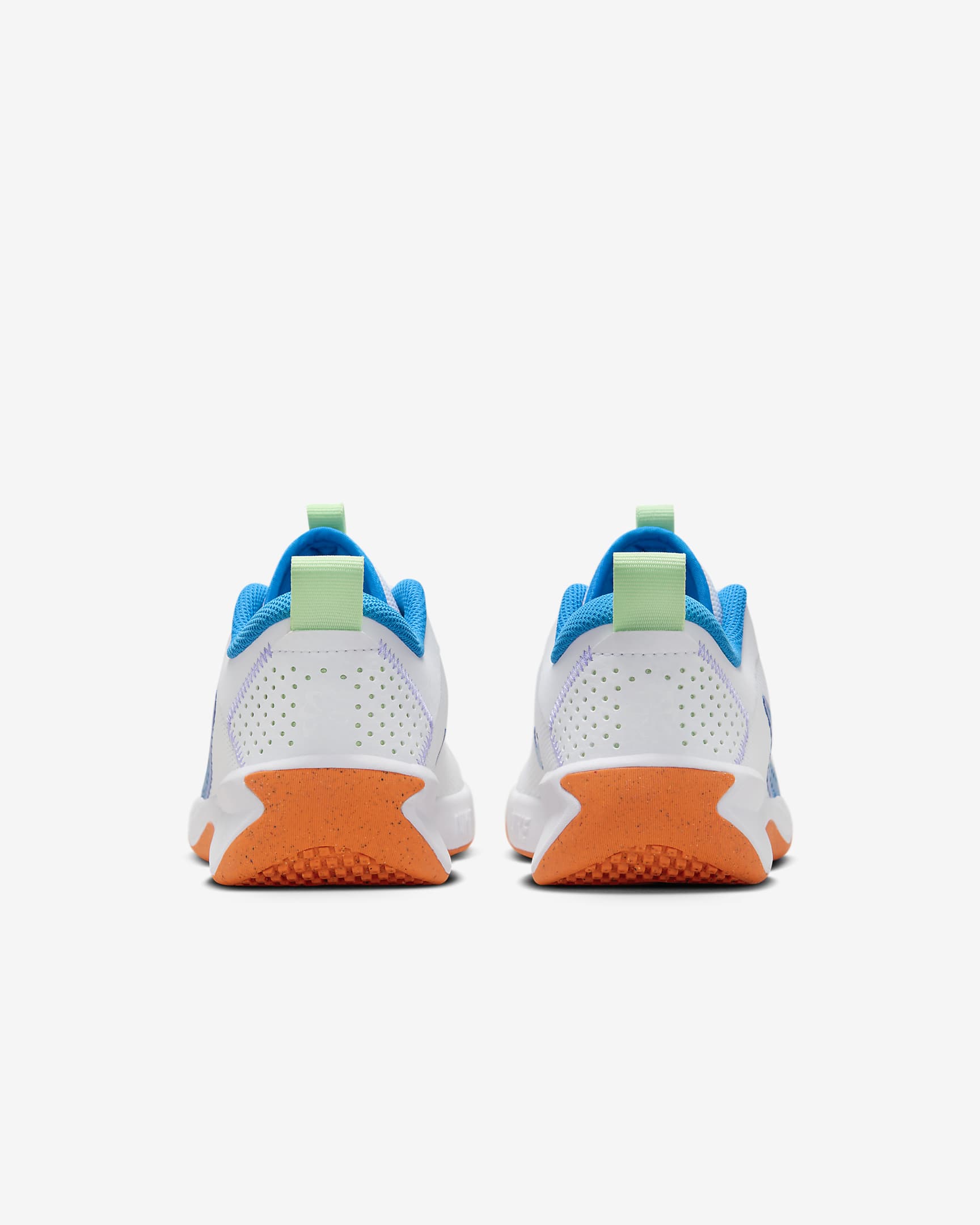 Sálové boty Nike Omni Multi-Court pro větší děti - Bílá/Vapor Green/Total Orange/Photo Blue