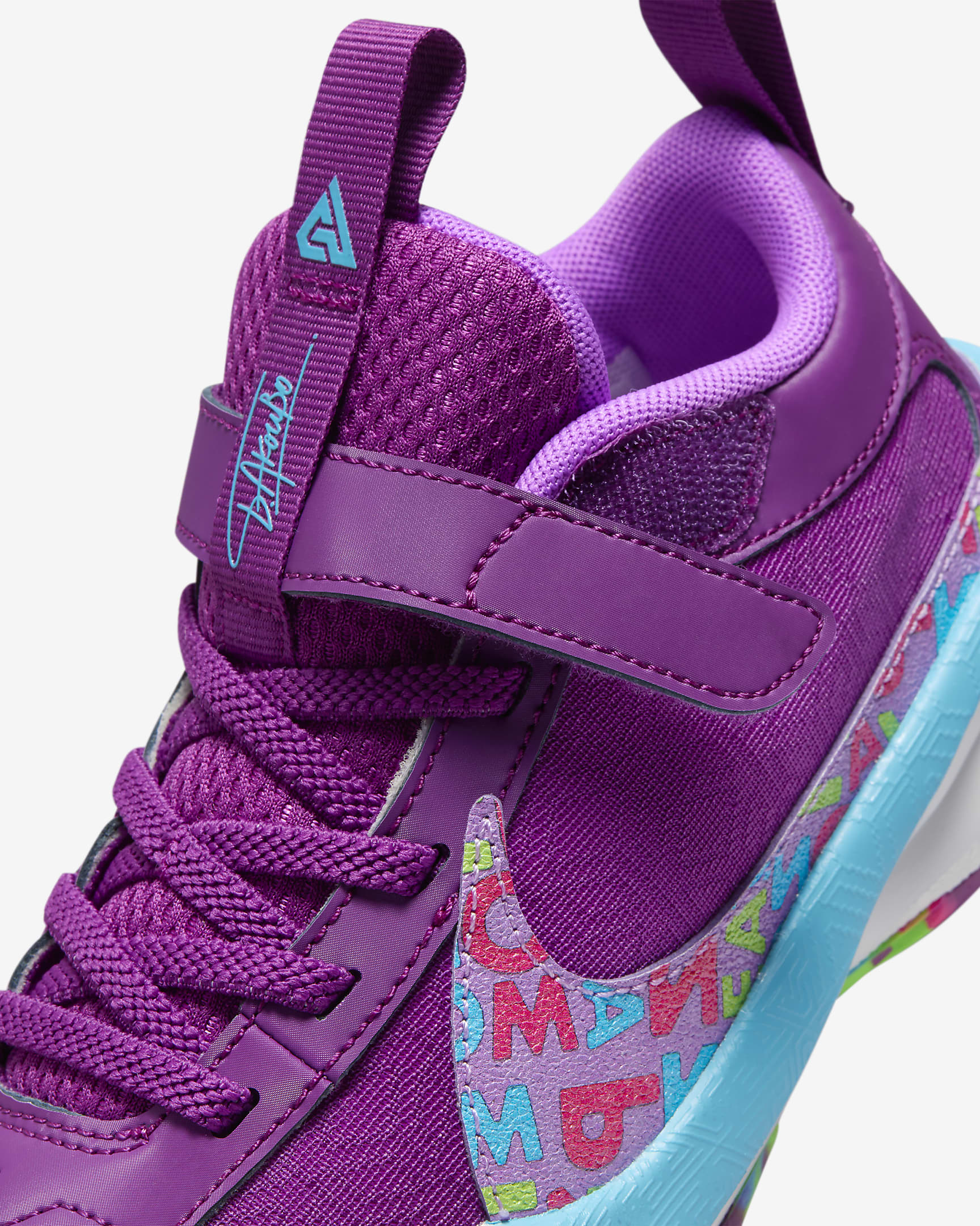 Giannis Freak 5 Younger Kids' Shoes - Bold Berry/Baltic Blue/Summit White/Fuchsia Dream