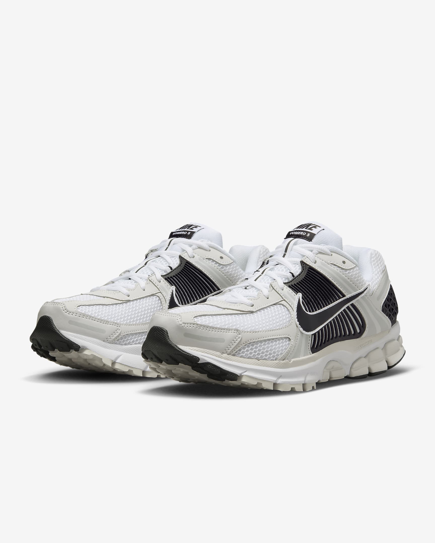 Nike Zoom Vomero 5 Men's Shoes - White/Platinum Tint/Metallic Platinum/Black