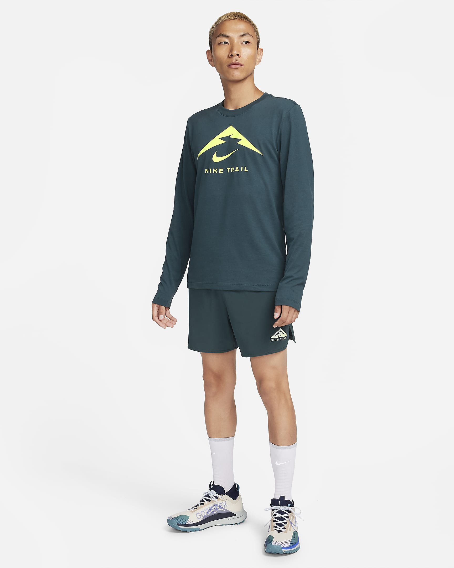 Nike Dri-FIT Men's Long-Sleeve Trail Running T-Shirt. Nike PH