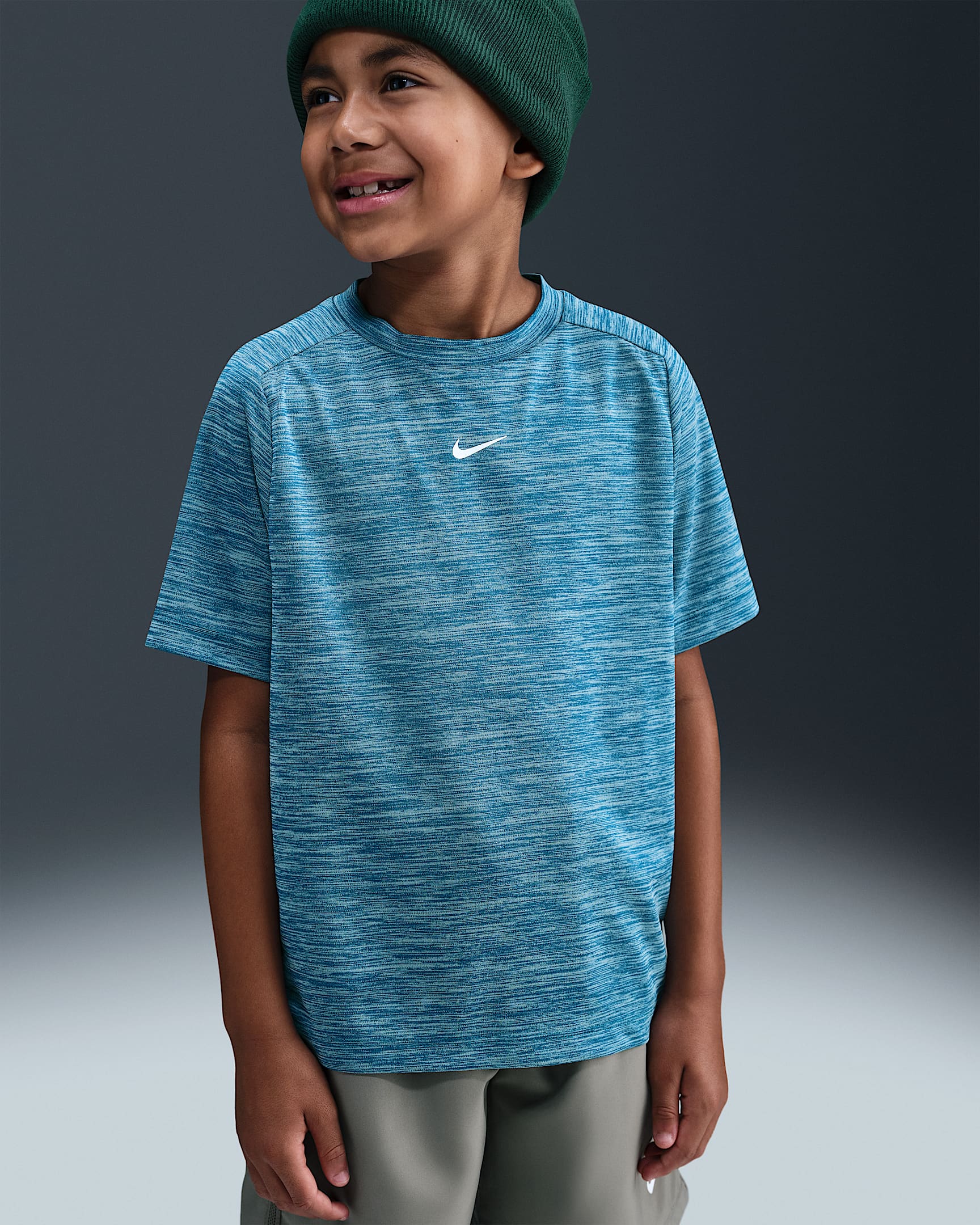 Nike Multi Dri-FIT Kurzarmshirt (ältere Kinder) - Green Abyss/Pure/Weiß