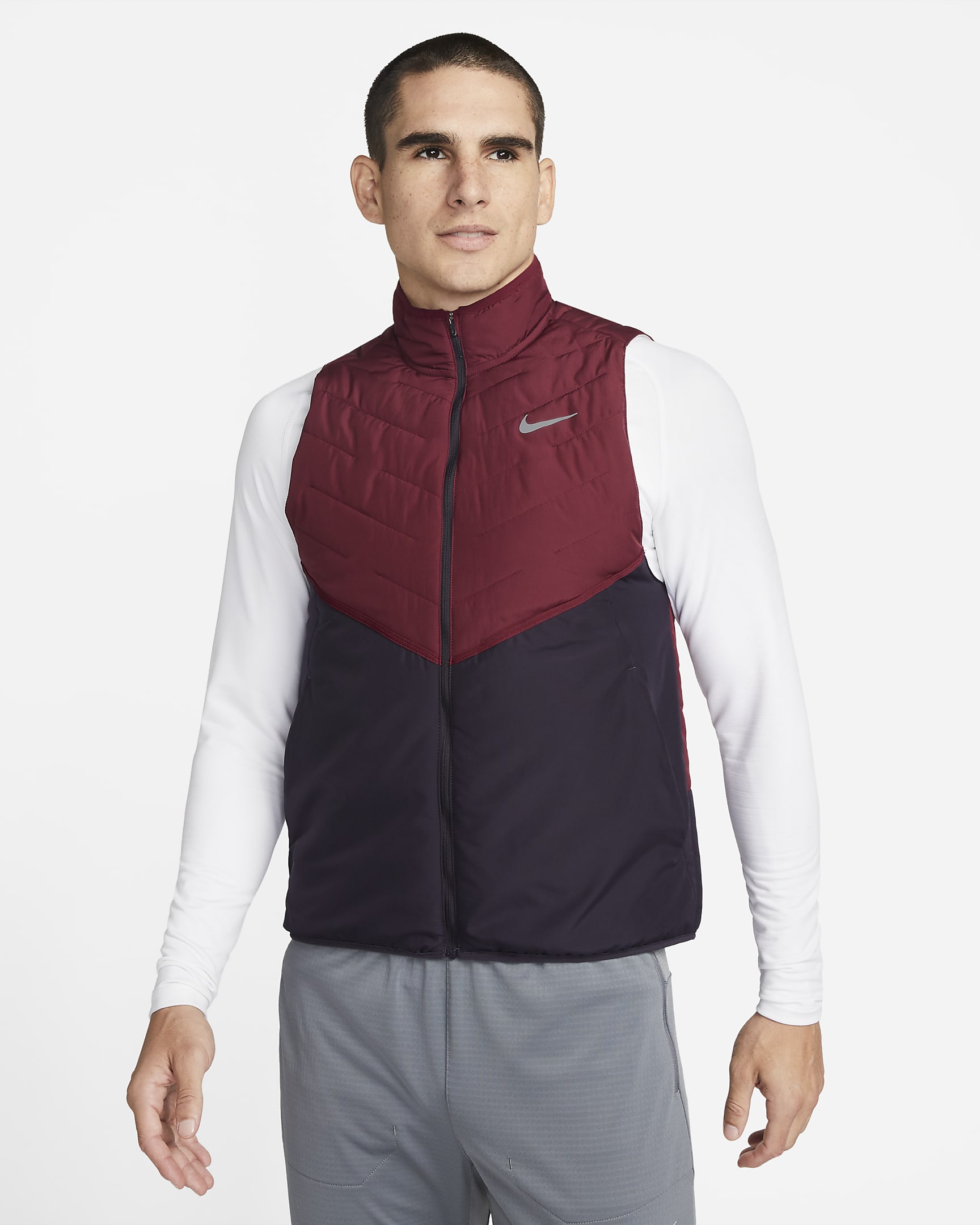 Nike Therma-FIT Women's Synthetic-Fill Running Gilet. Nike IL