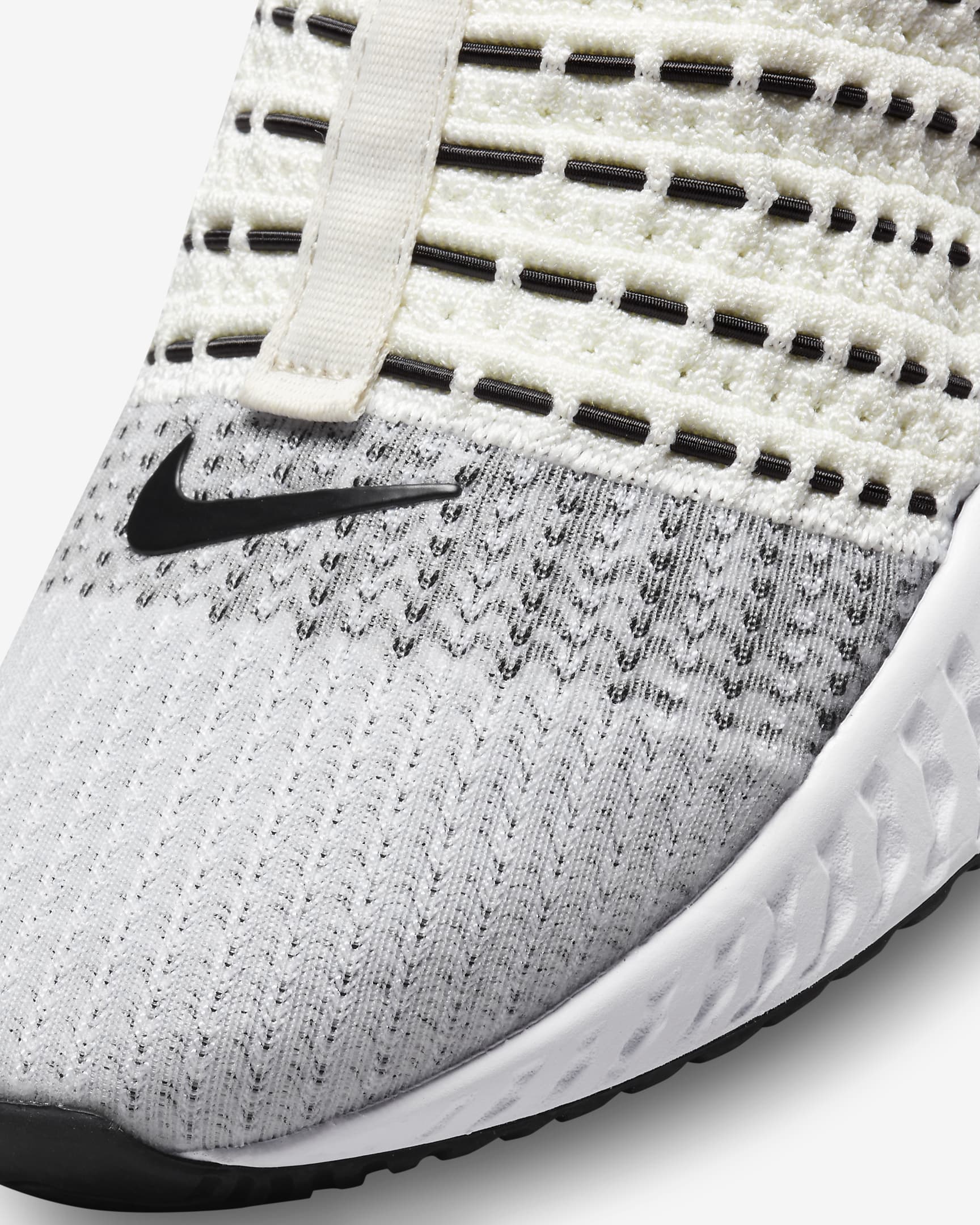 nike men's react phantom run flyknit 2 running shoes