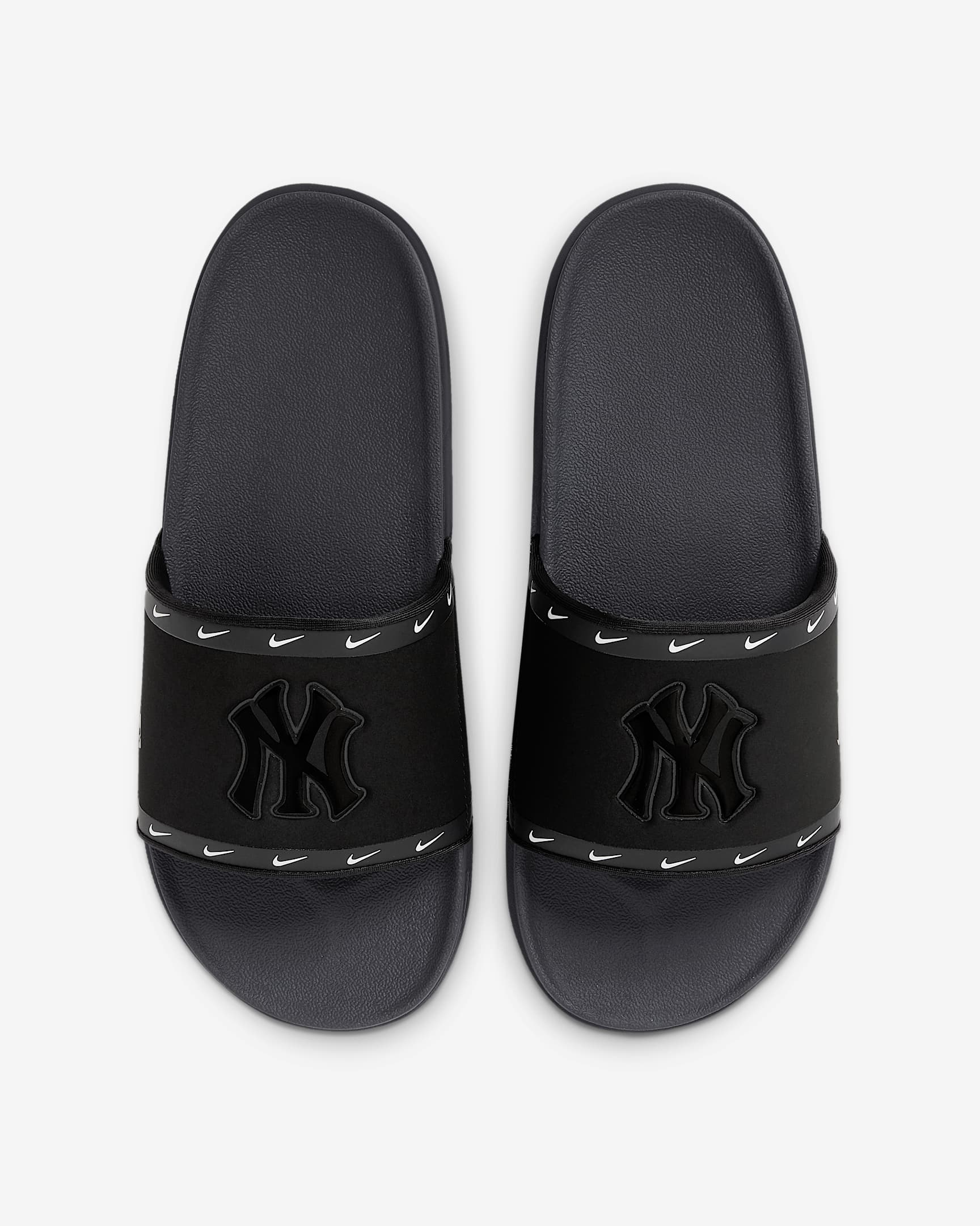 Nike Offcourt (MLB New York Yankees) Slide.