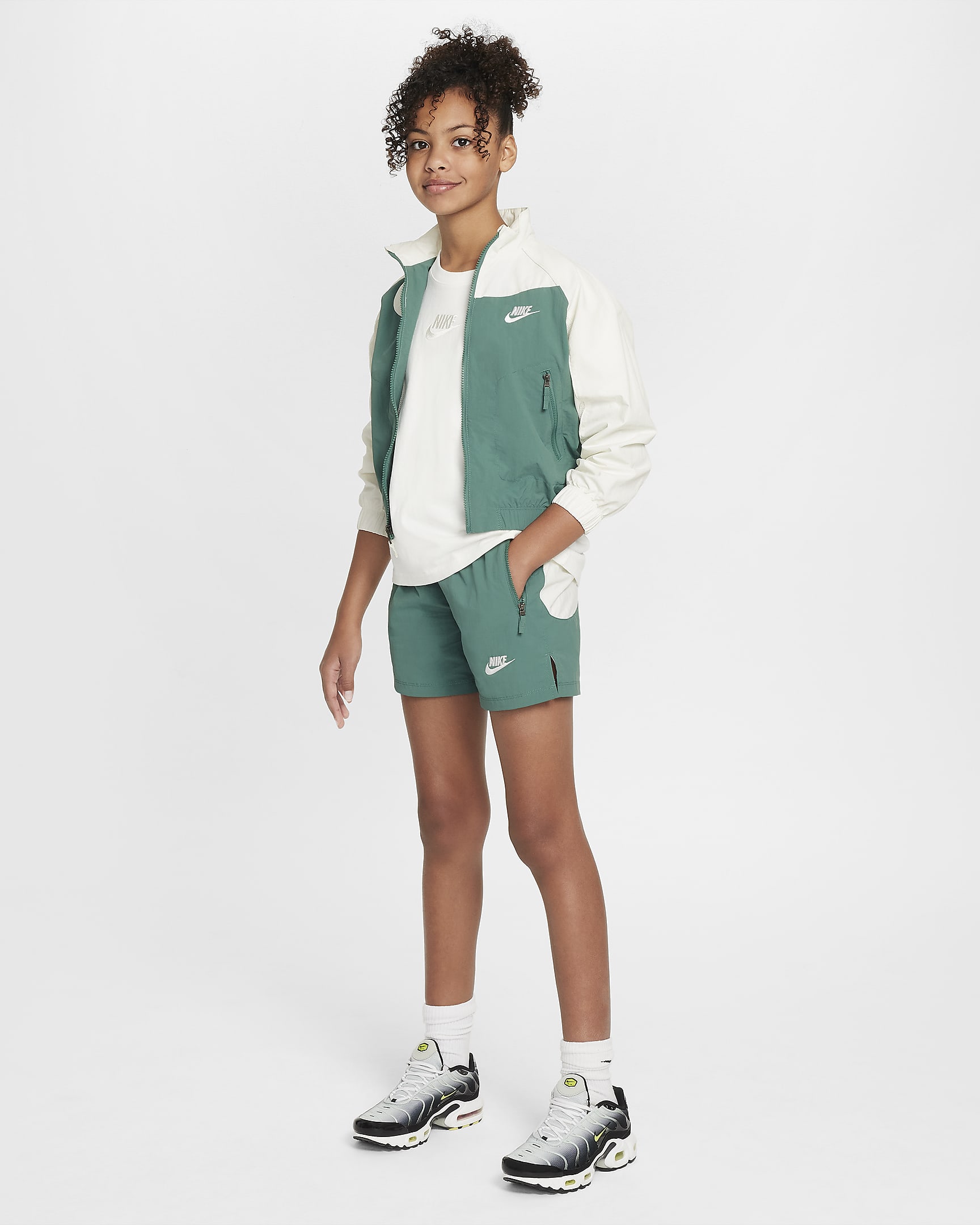 Nike Sportswear Amplify Older Kids' Woven Shorts - Bicoastal/Sail/White